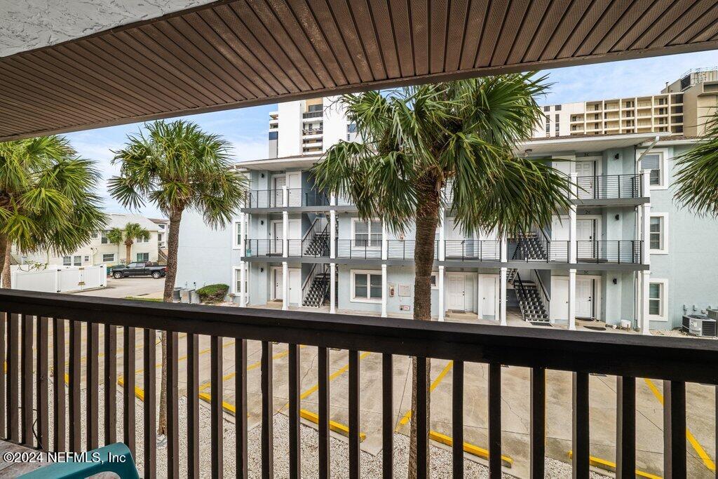 121 13TH Avenue S, B