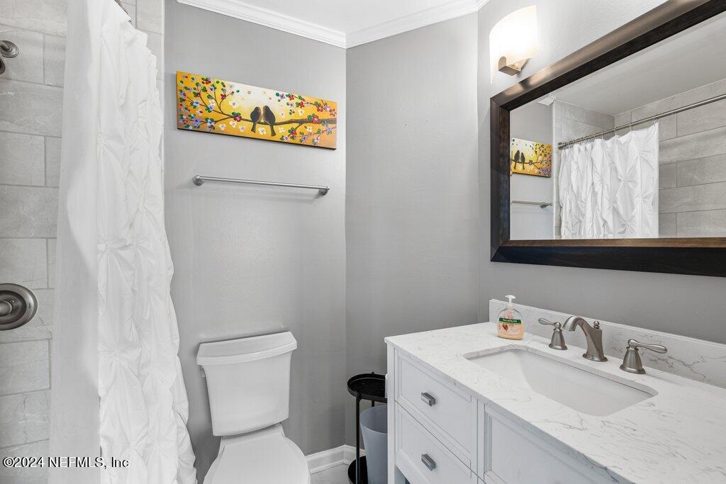 121 13TH Avenue S, B