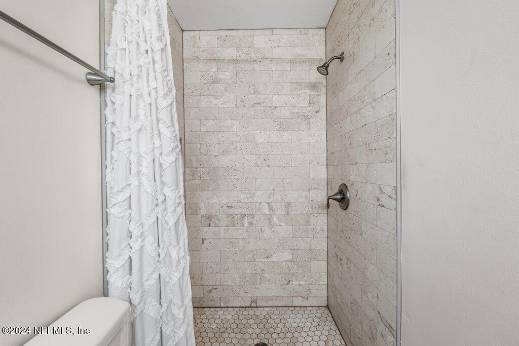 121 13TH Avenue S, B