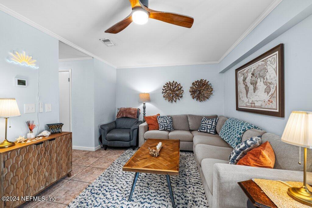 121 13TH Avenue S, B