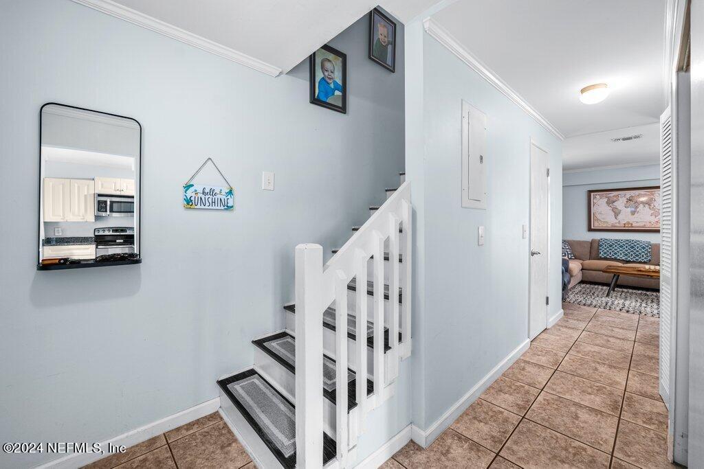 121 13TH Avenue S, B