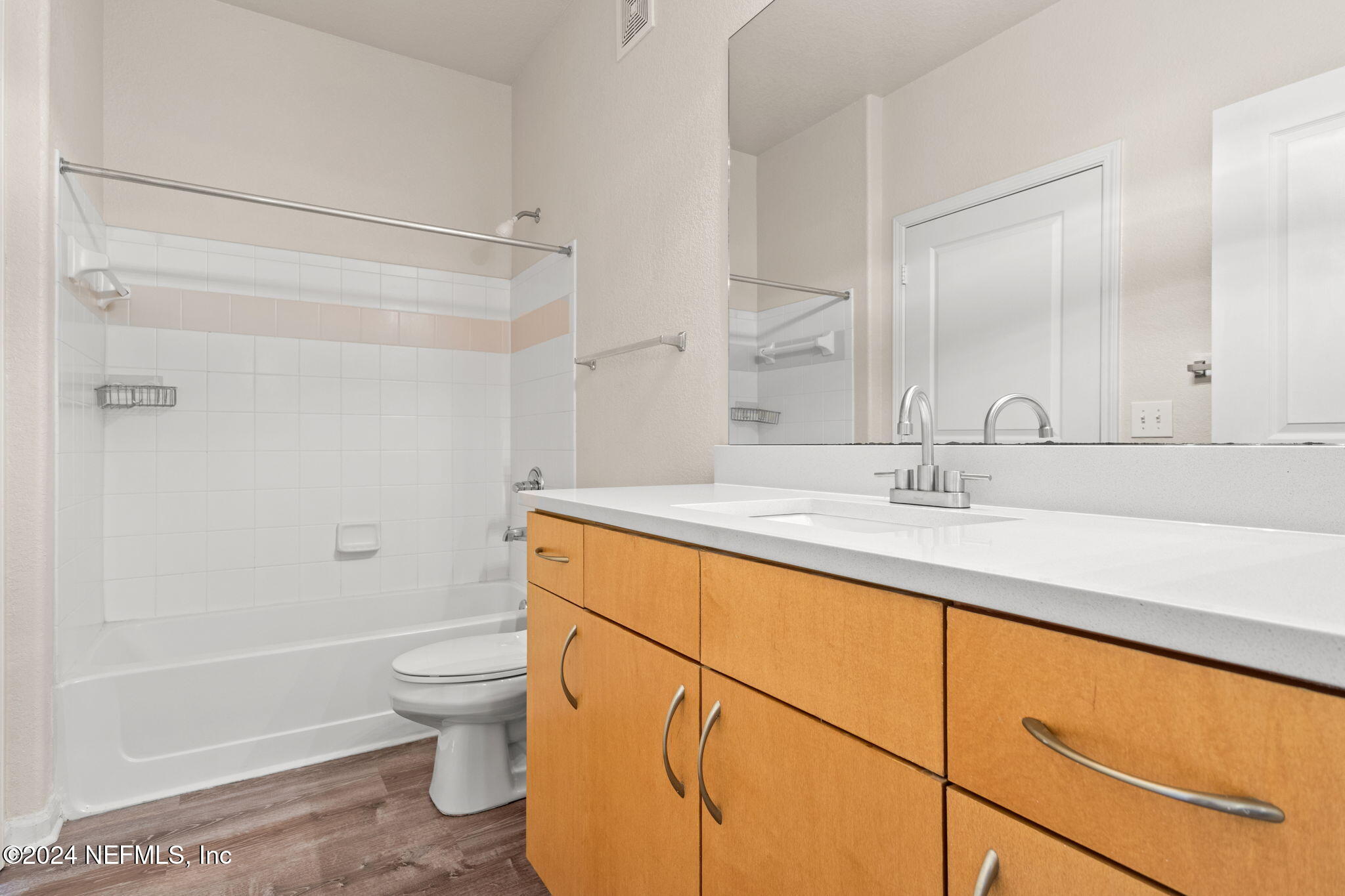 8290 GATE Parkway W, 168