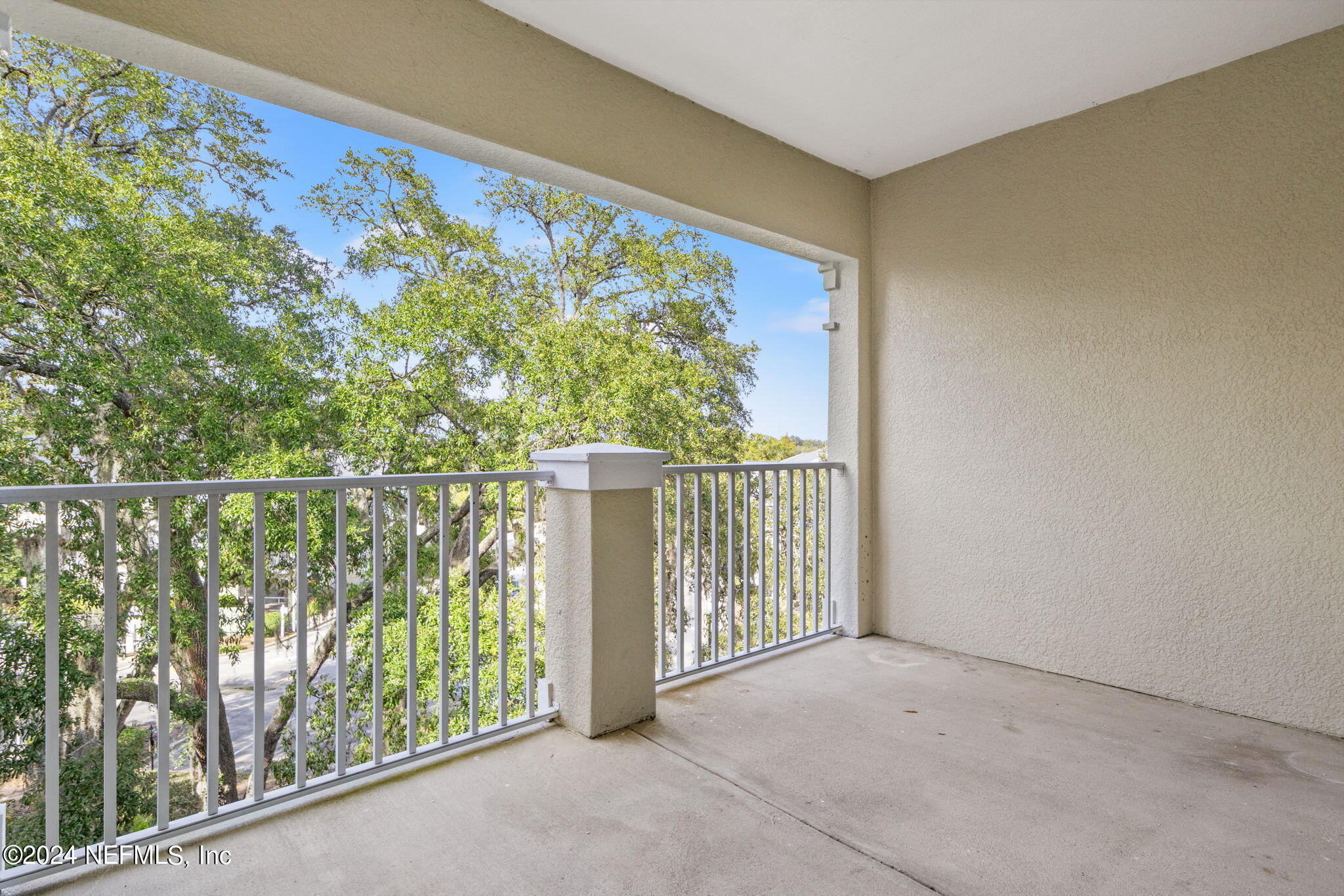 8290 GATE Parkway W, 168