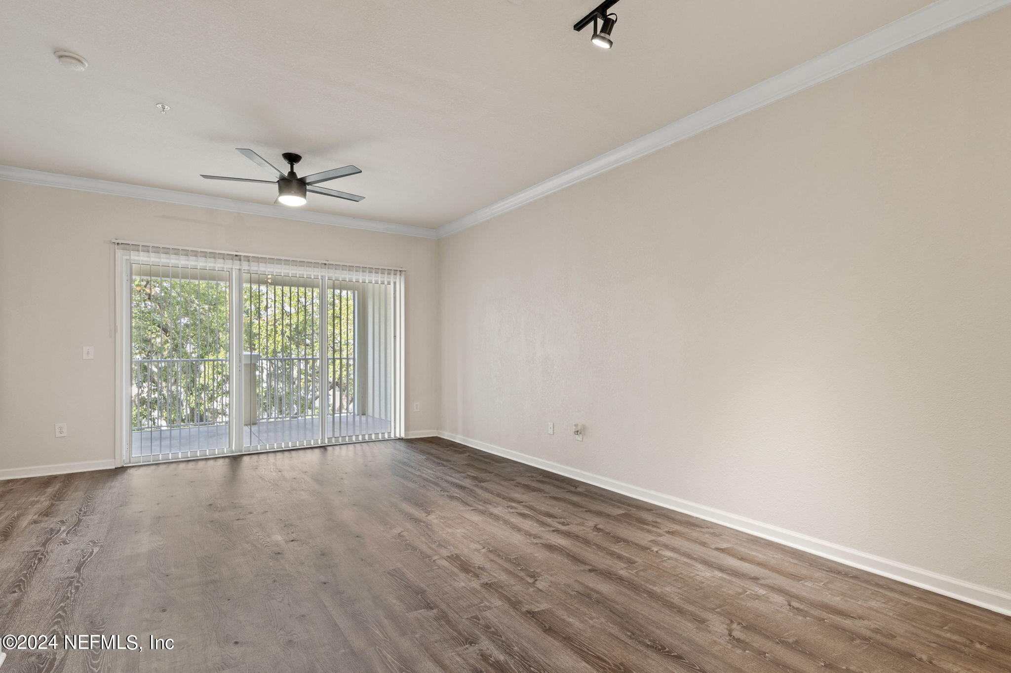 8290 GATE Parkway W, 168