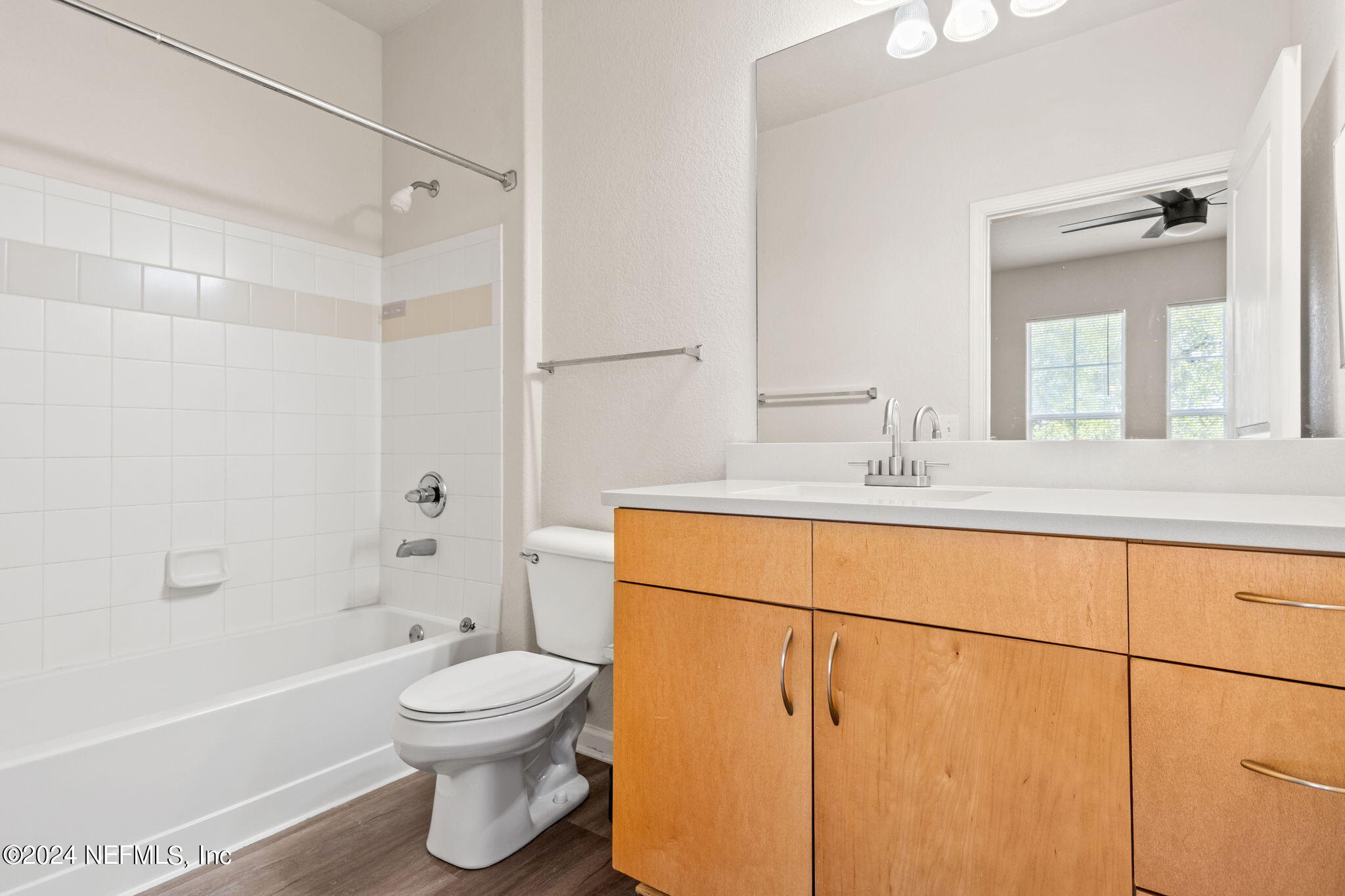 8290 GATE Parkway W, 168