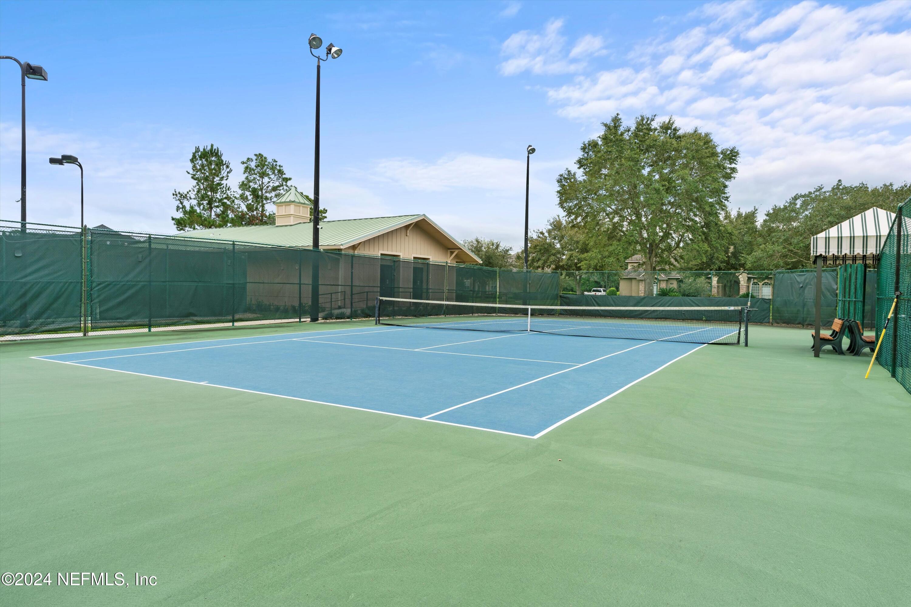 186 LATERRA LINKS Circle, 102