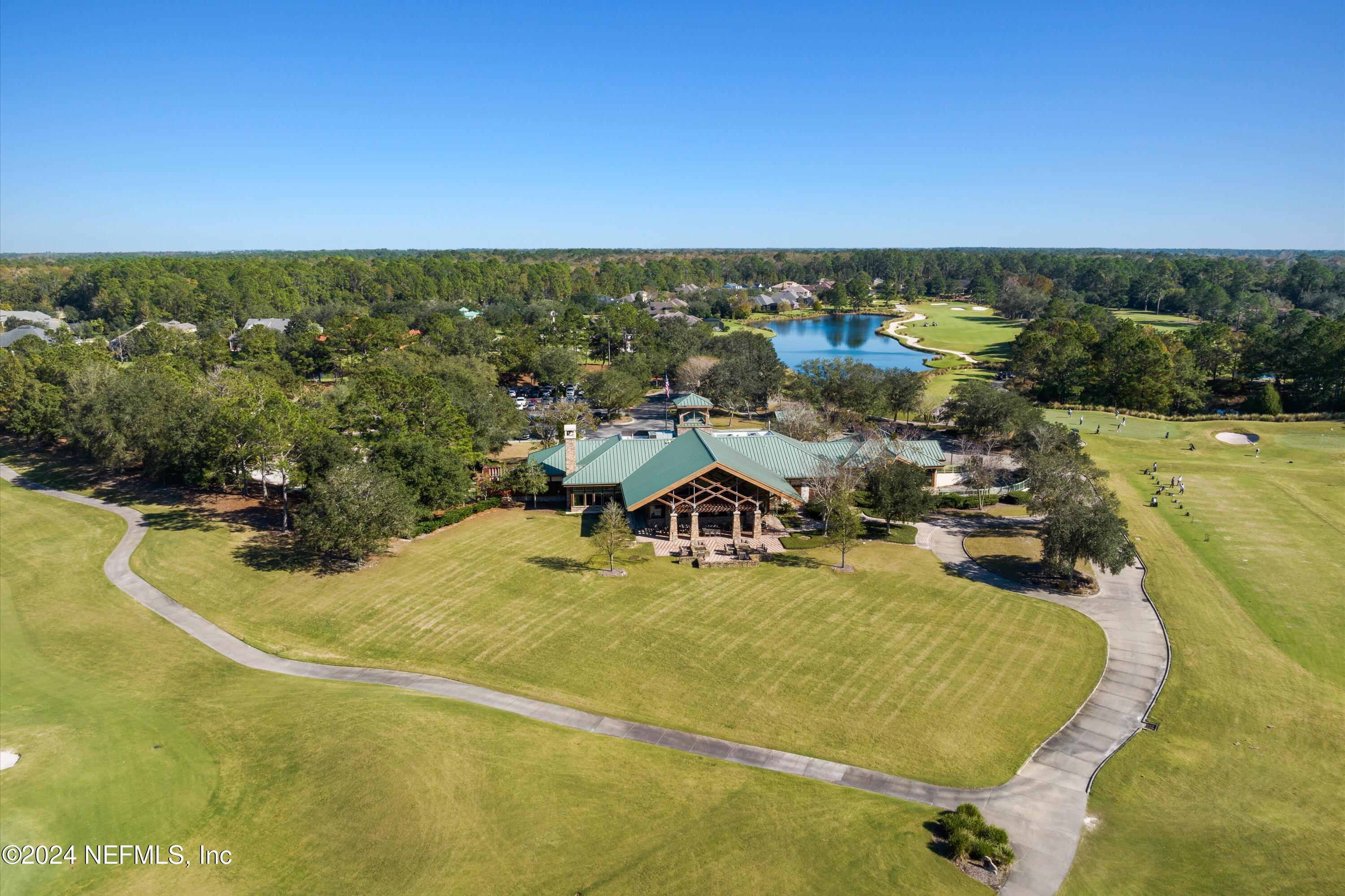 186 LATERRA LINKS Circle, 102