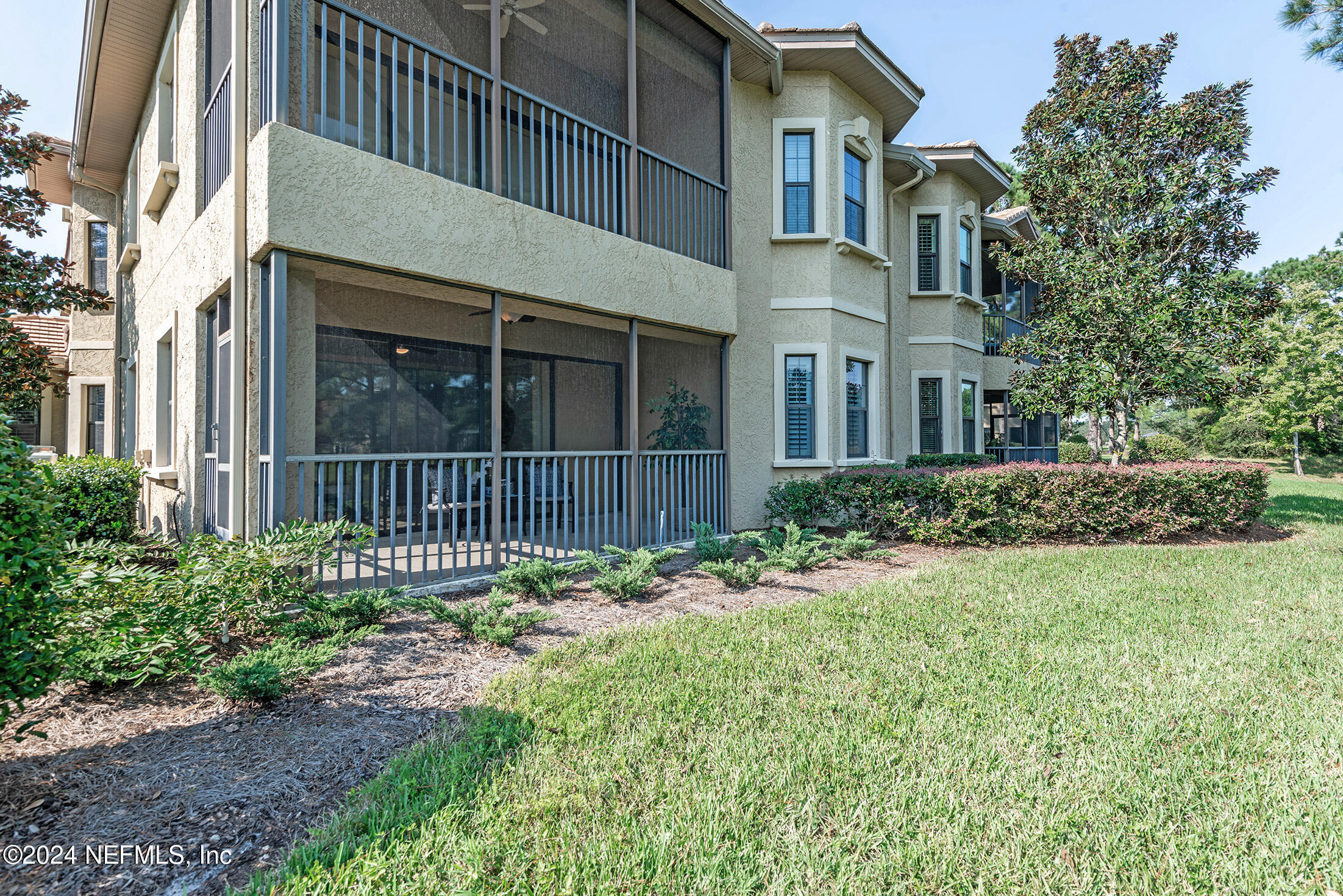 186 LATERRA LINKS Circle, 102