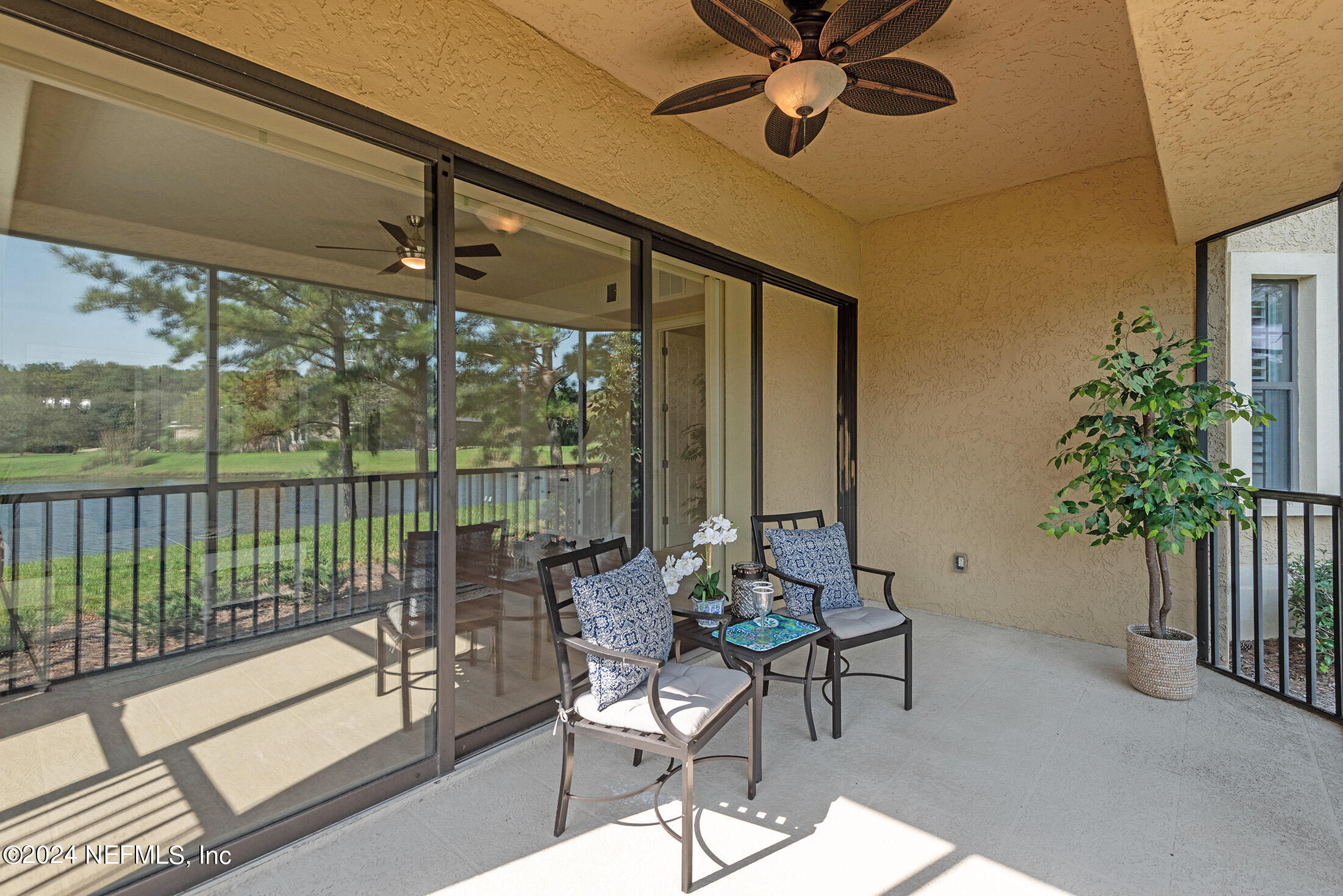 186 LATERRA LINKS Circle, 102