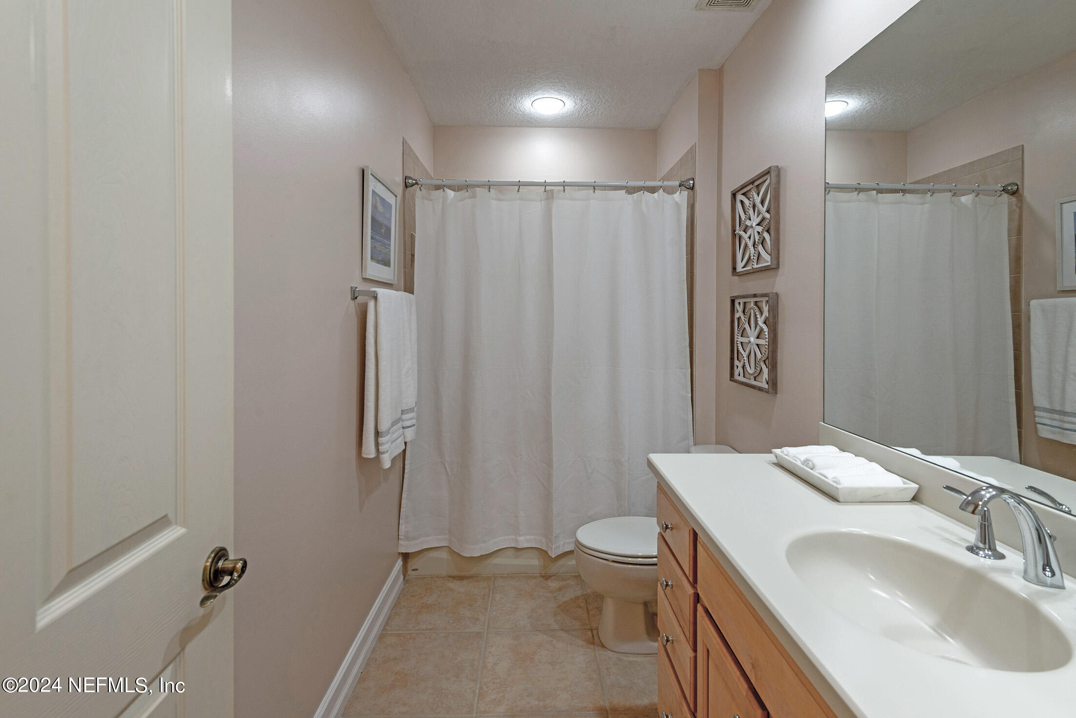 186 LATERRA LINKS Circle, 102