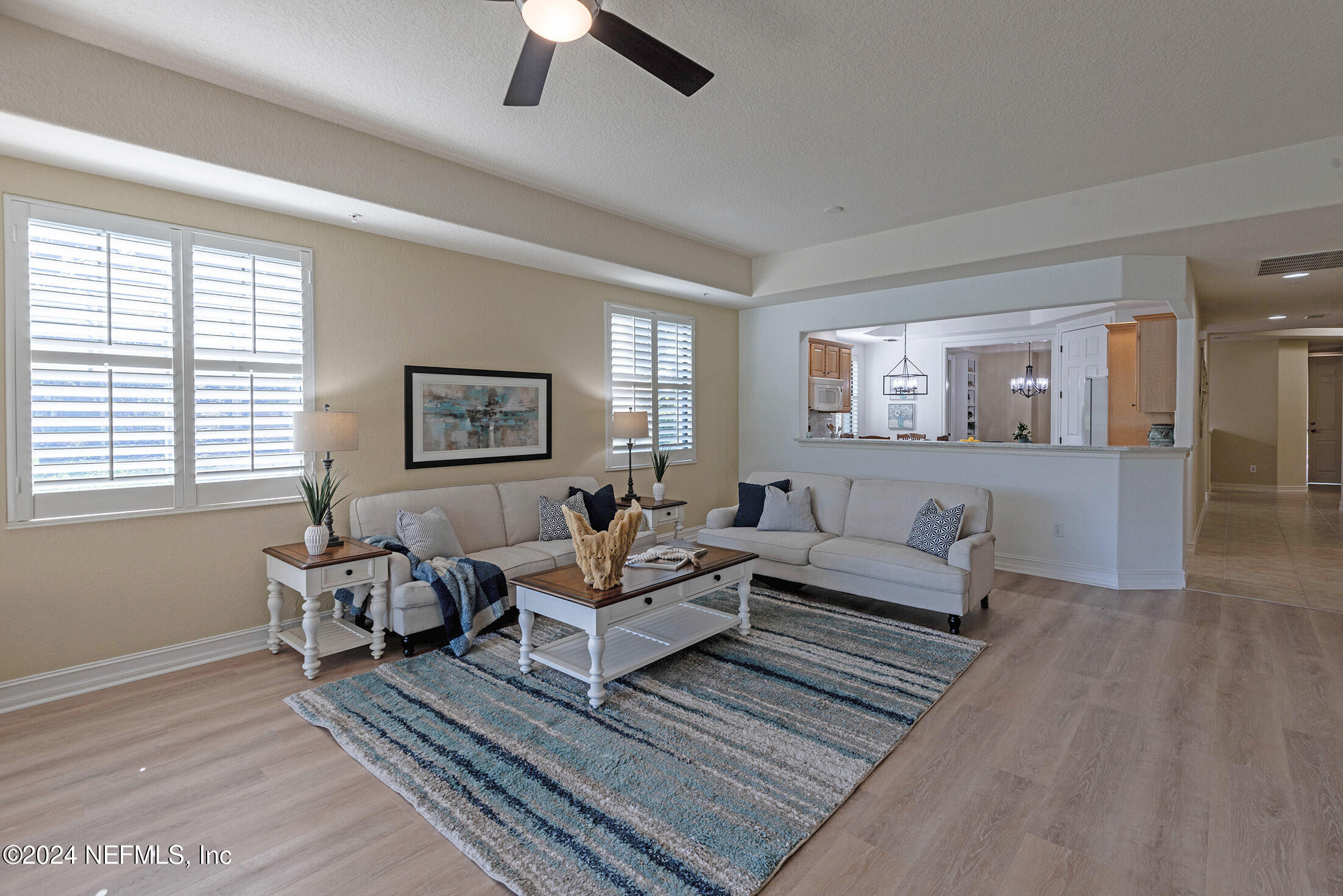 186 LATERRA LINKS Circle, 102