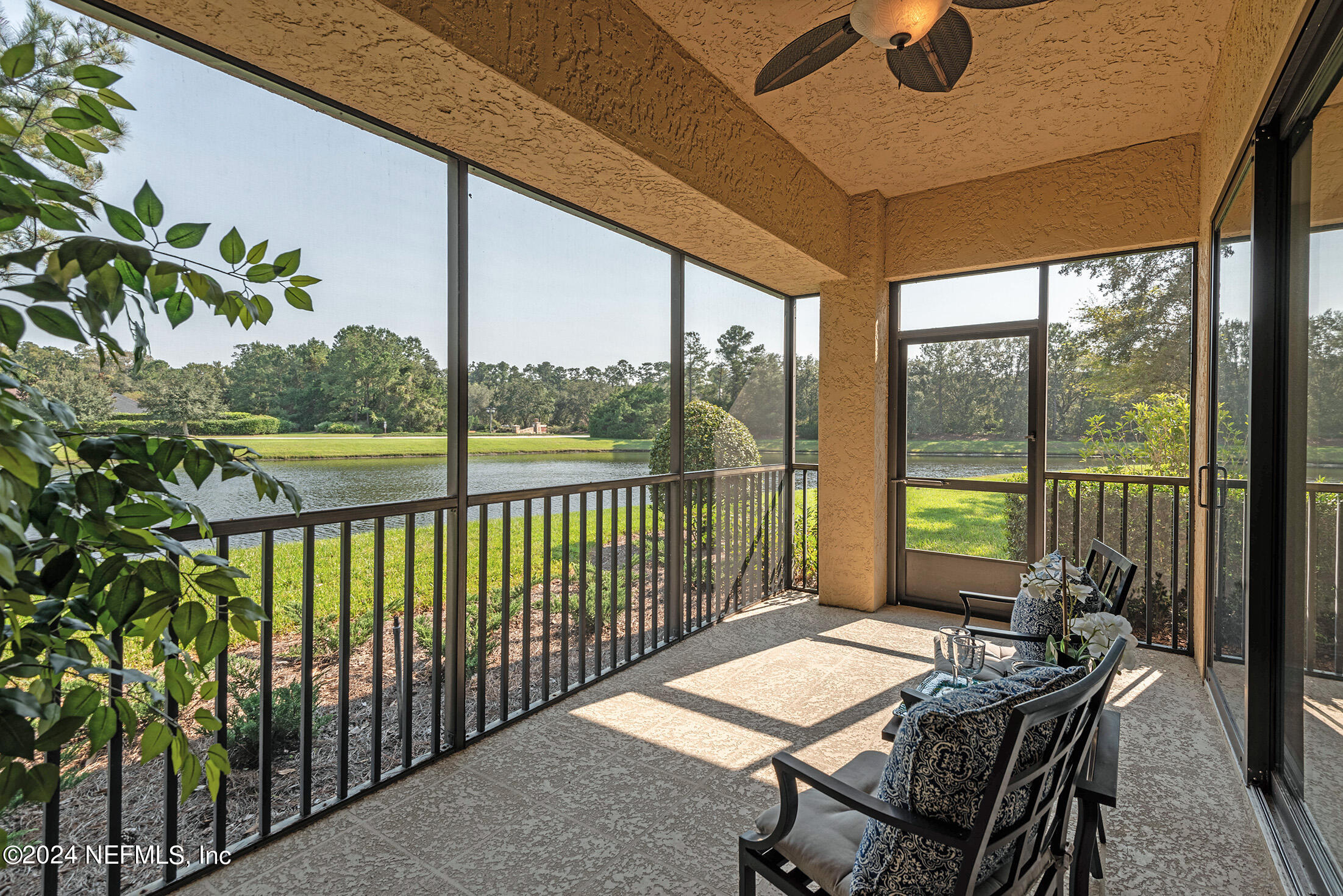 186 LATERRA LINKS Circle, 102