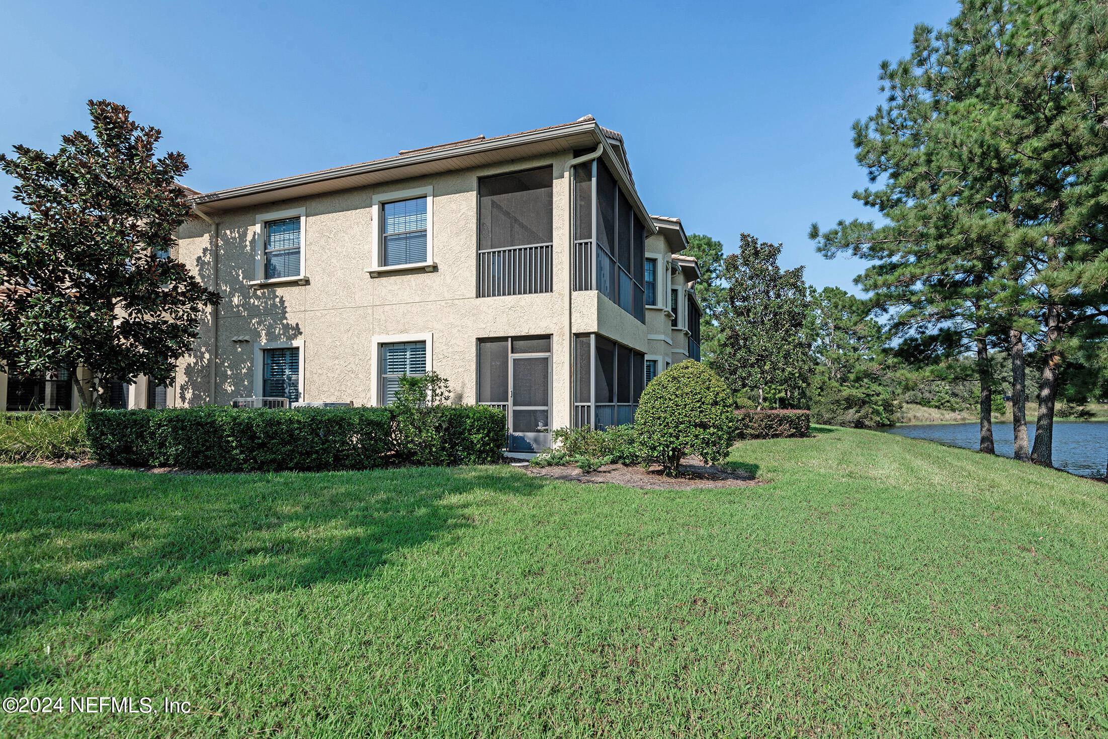 186 LATERRA LINKS Circle, 102