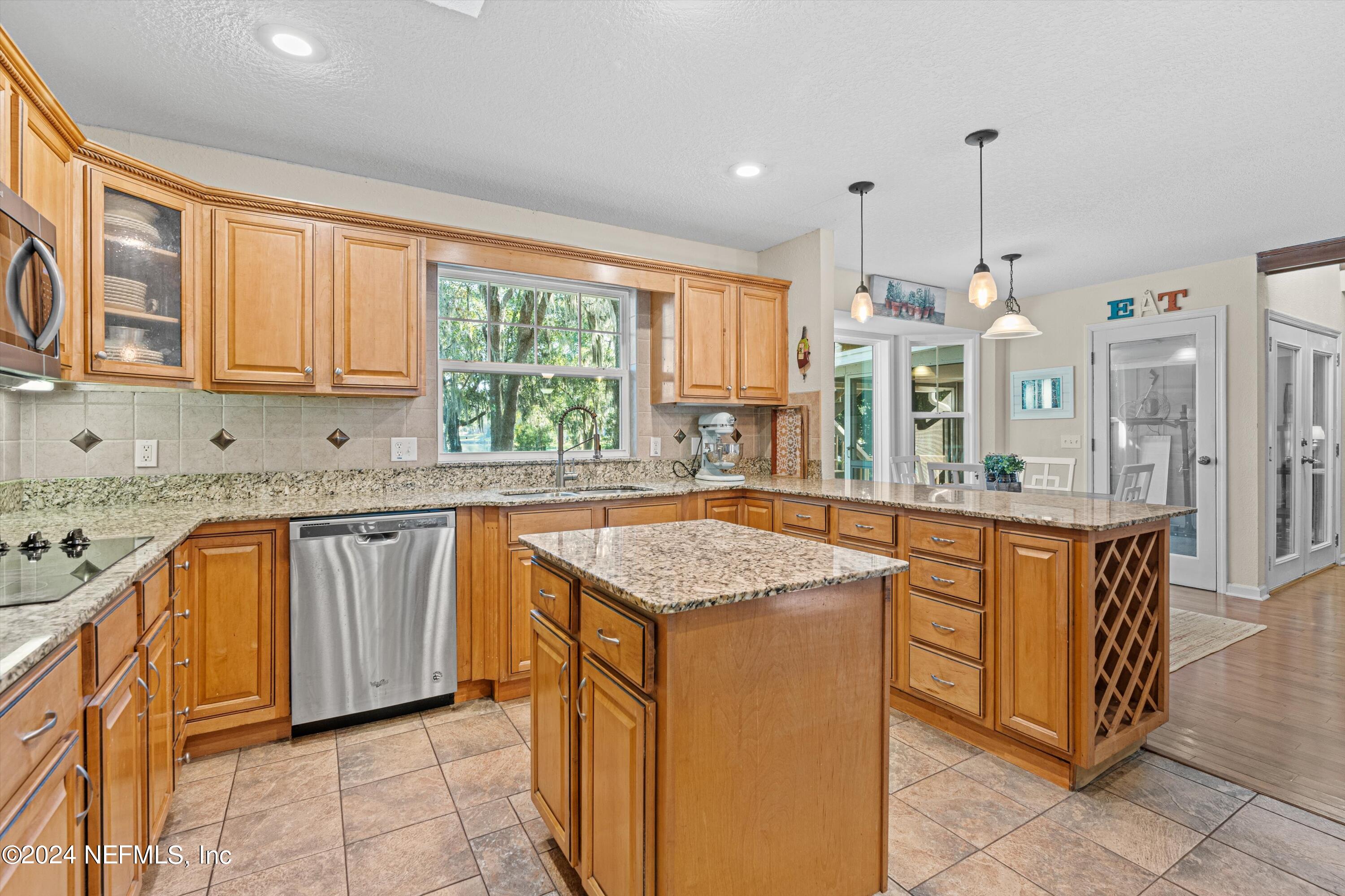 797 ARTHUR MOORE Drive