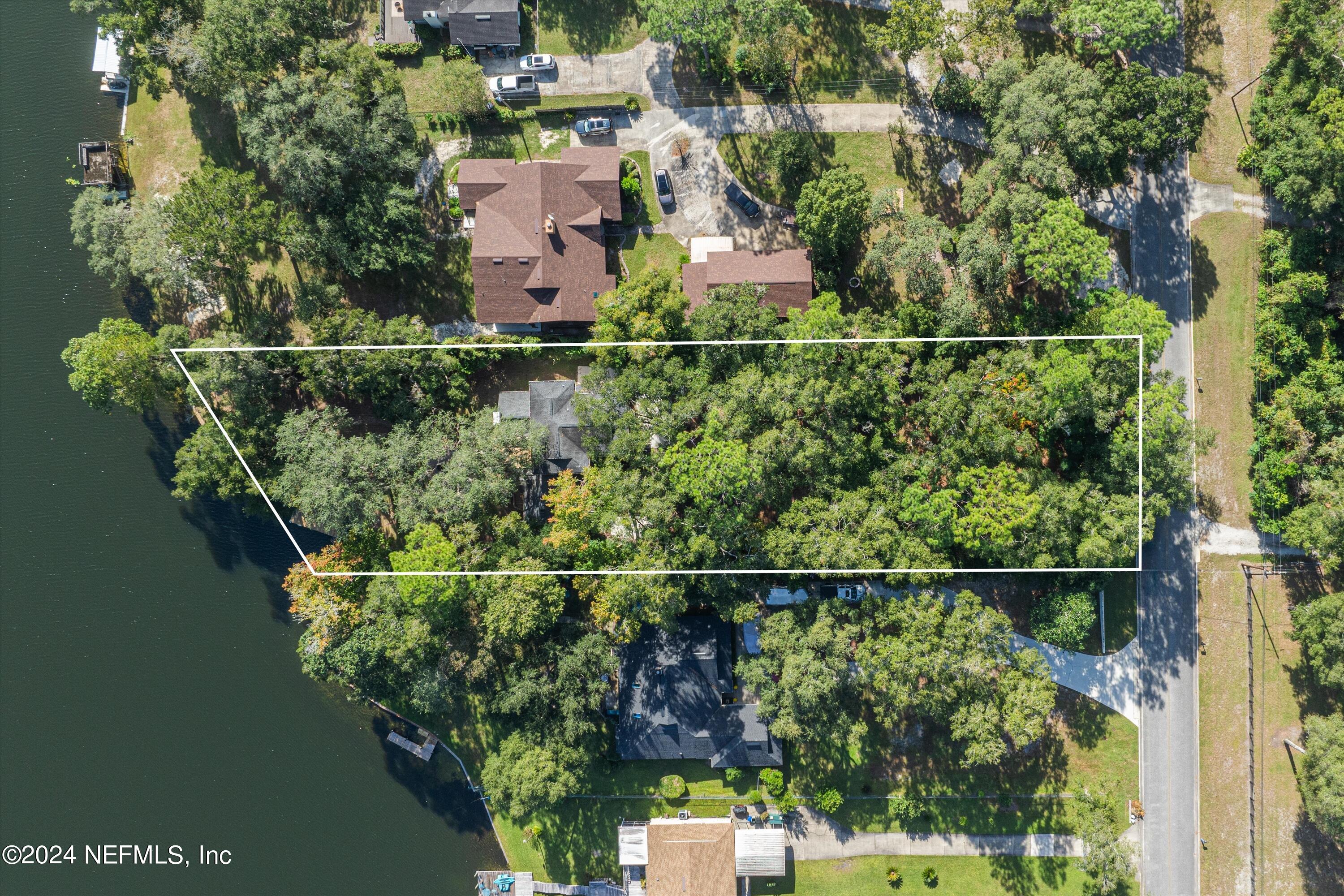 797 ARTHUR MOORE Drive