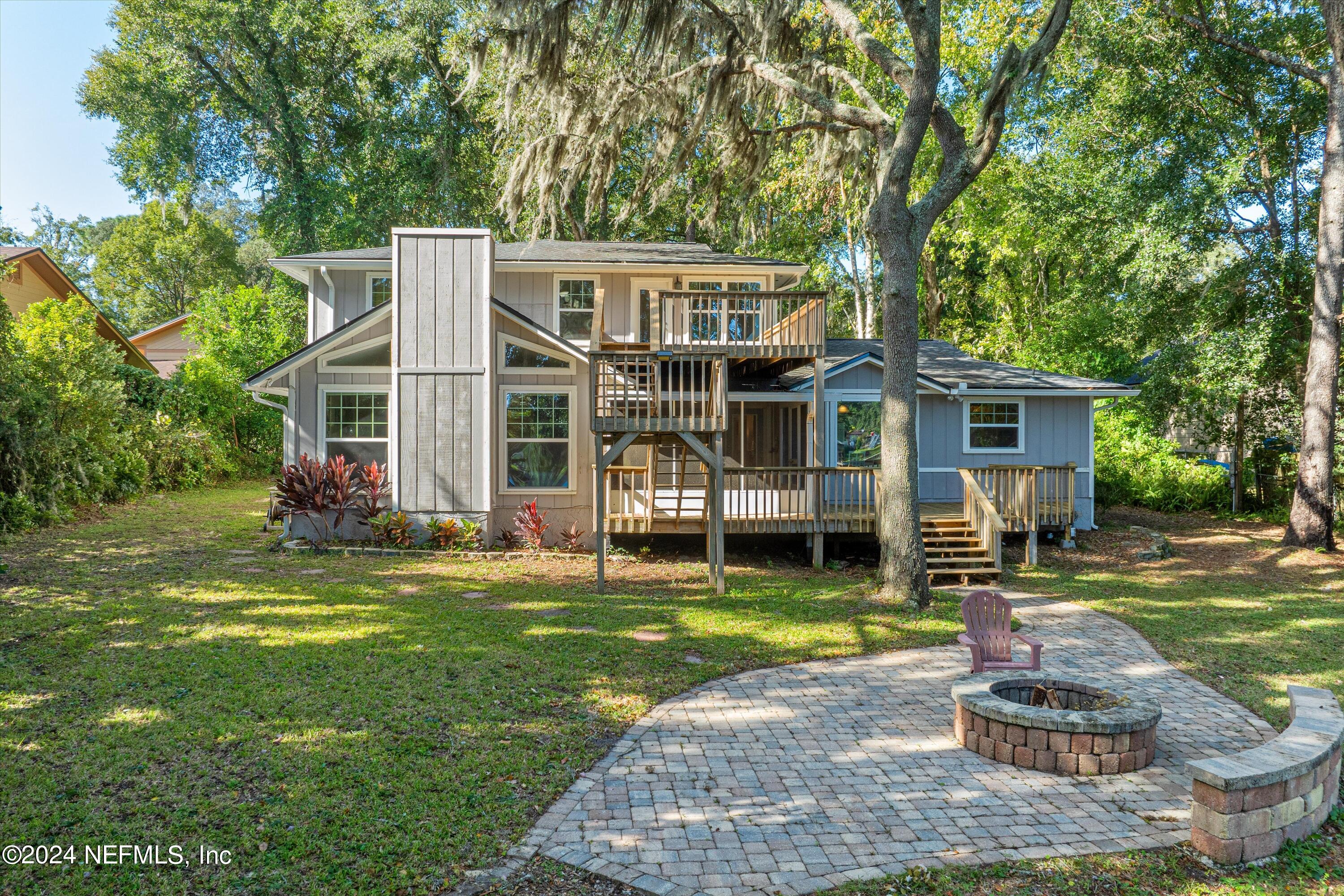 797 ARTHUR MOORE Drive