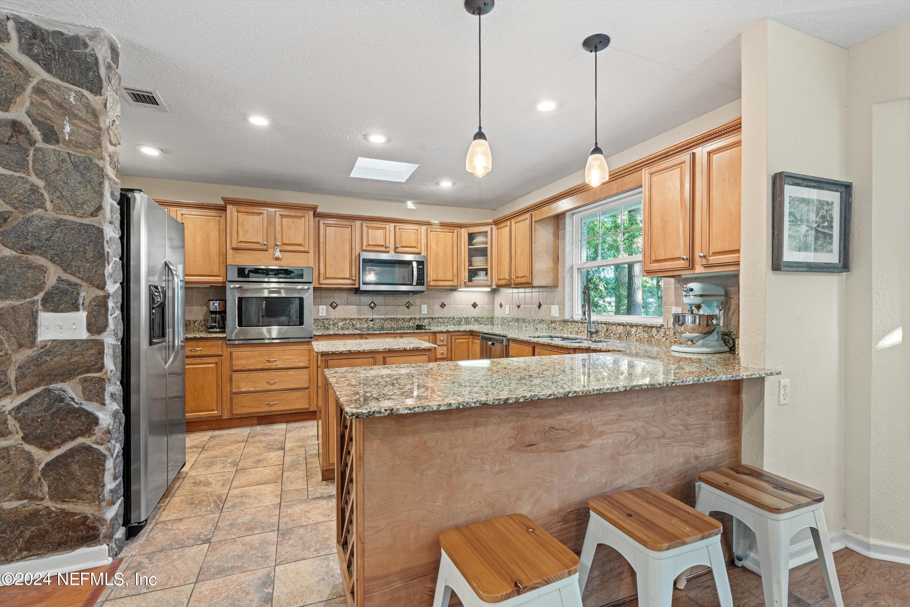 797 ARTHUR MOORE Drive
