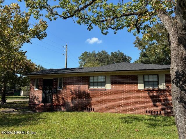 5505 SUNNY ACRES Drive E