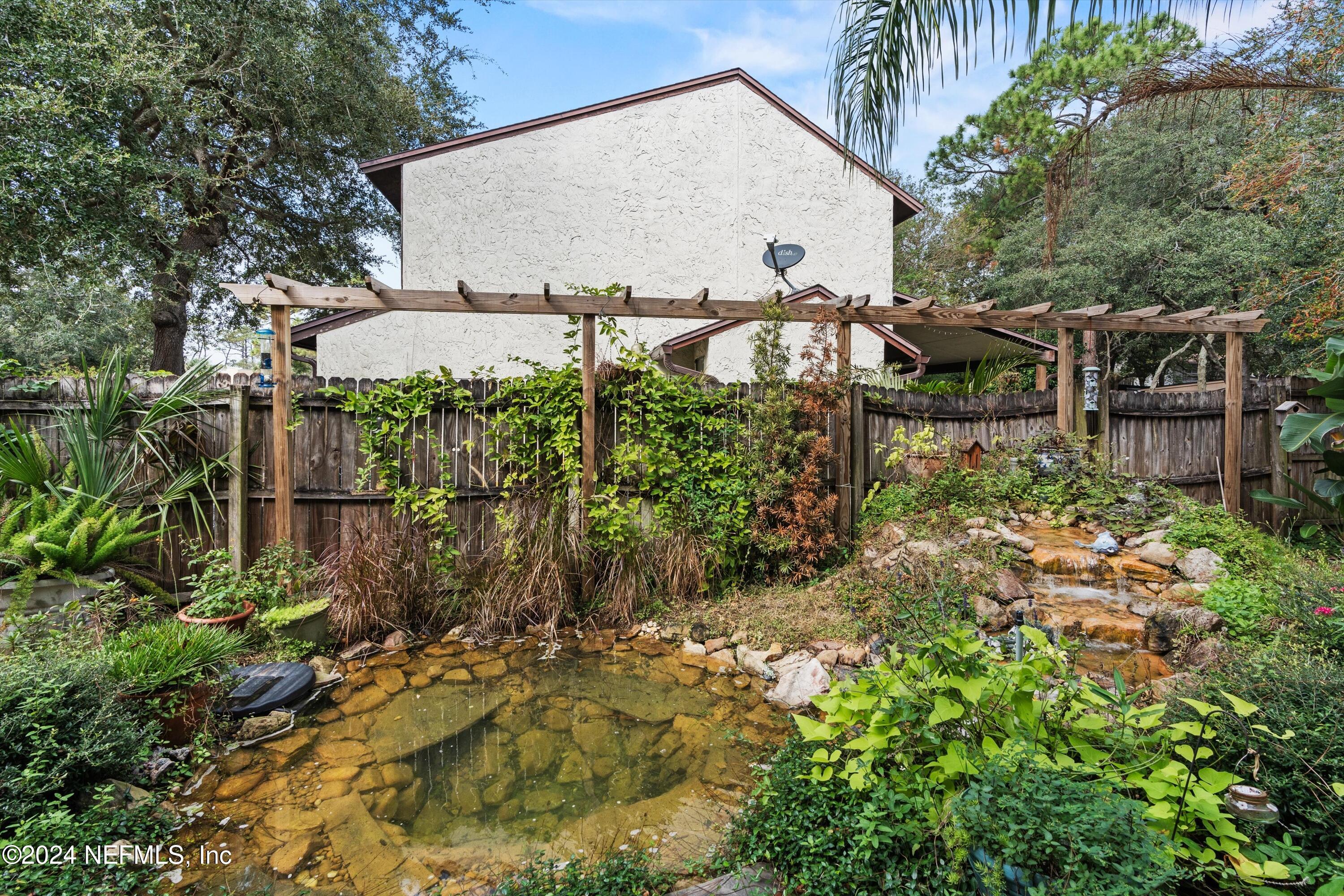 2118 ROSEWOOD Drive