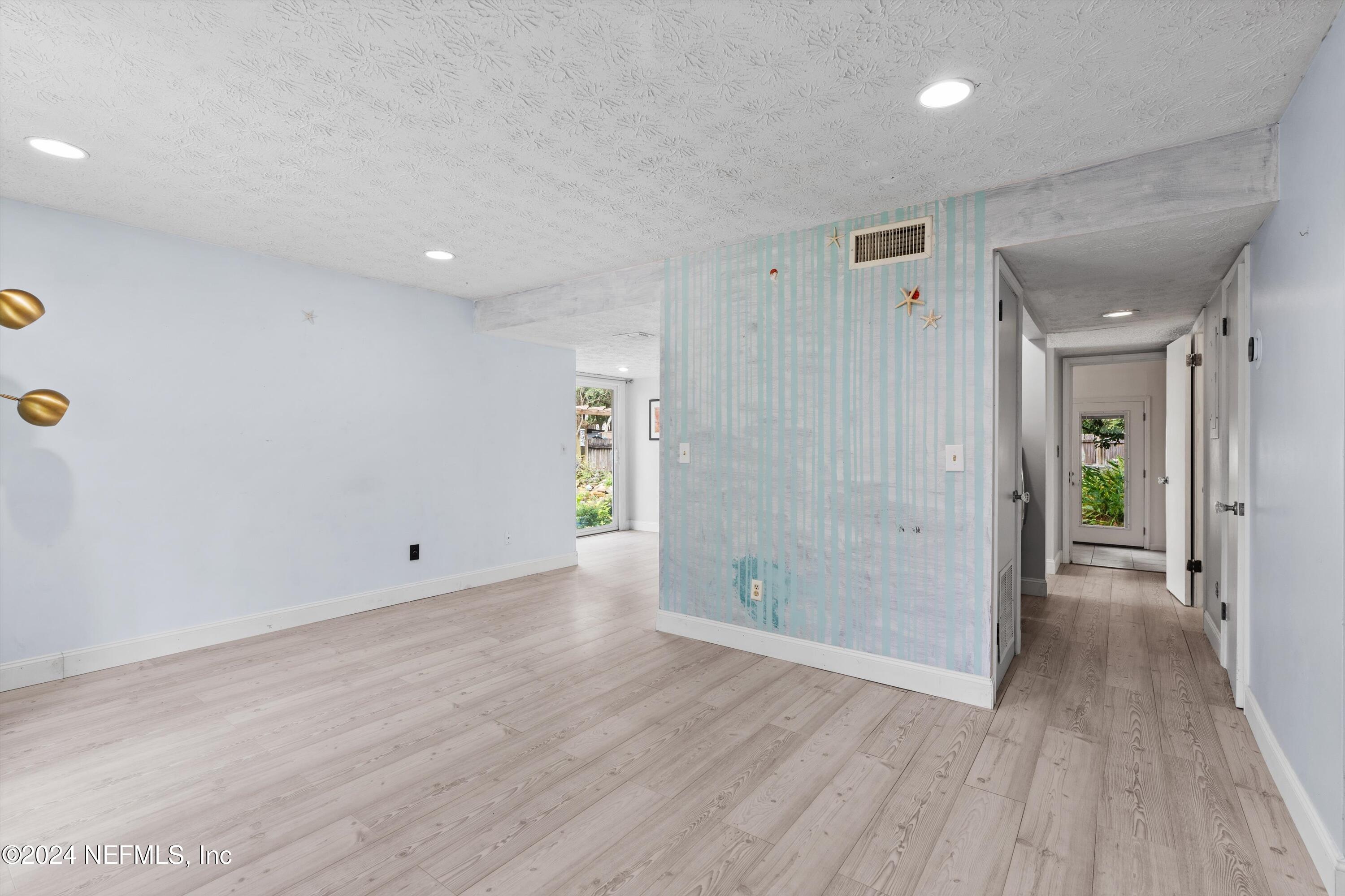 2118 ROSEWOOD Drive