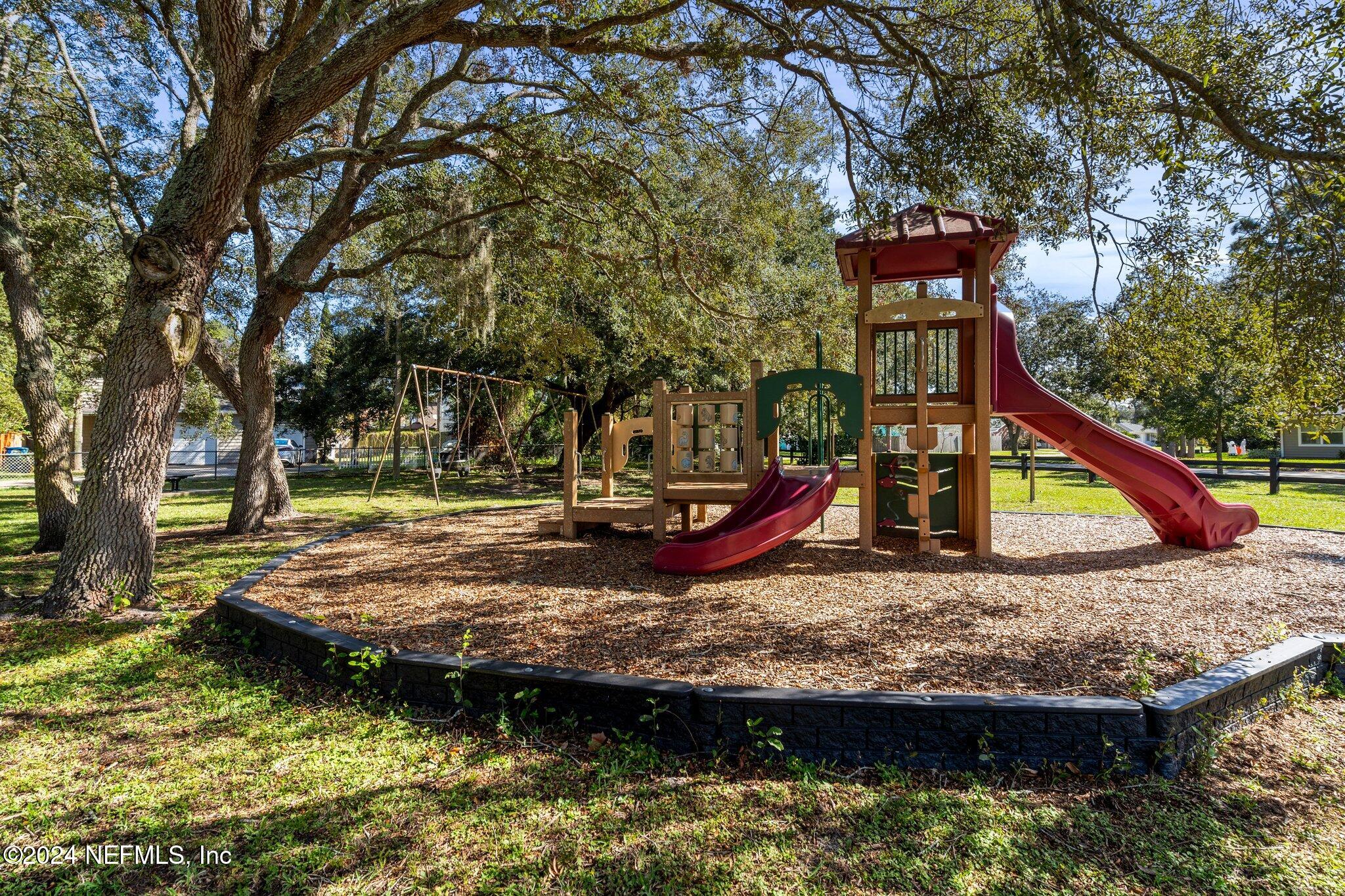 2118 ROSEWOOD Drive