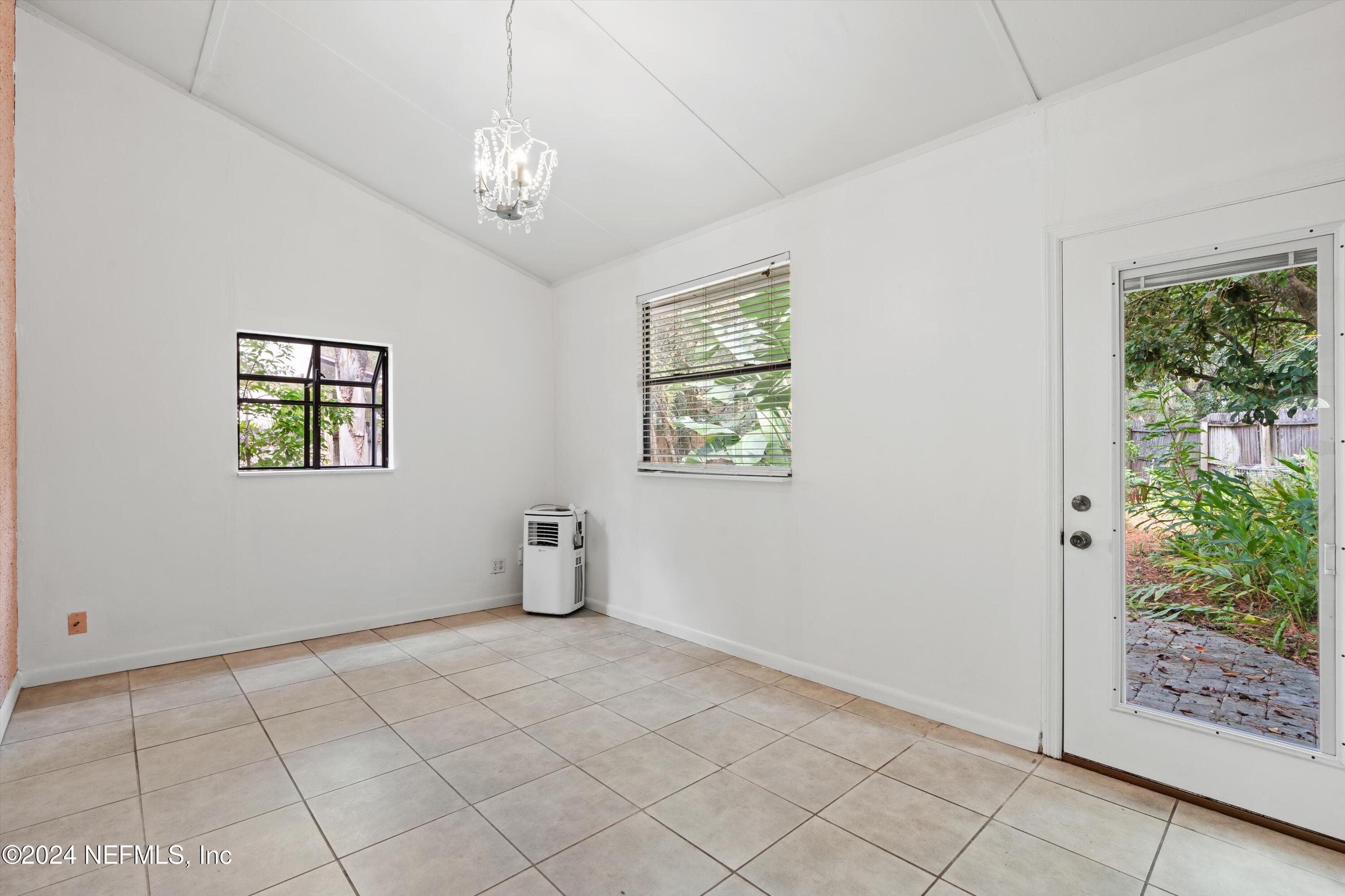 2118 ROSEWOOD Drive