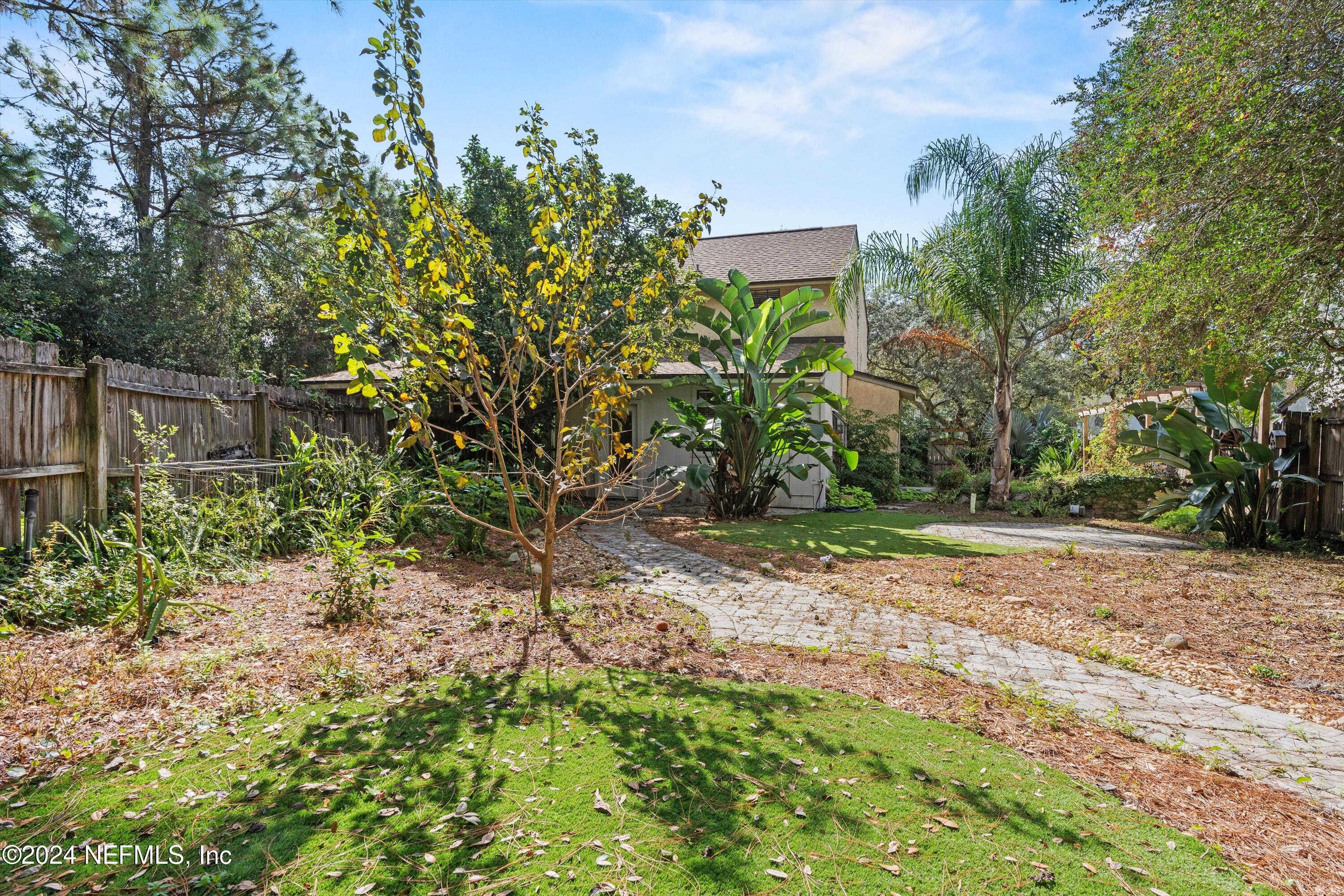 2118 ROSEWOOD Drive