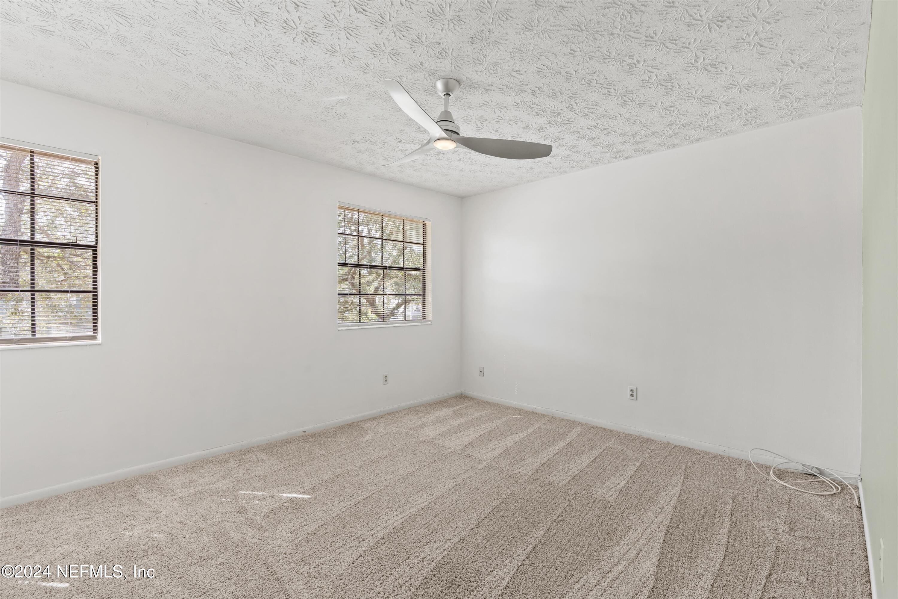 2118 ROSEWOOD Drive