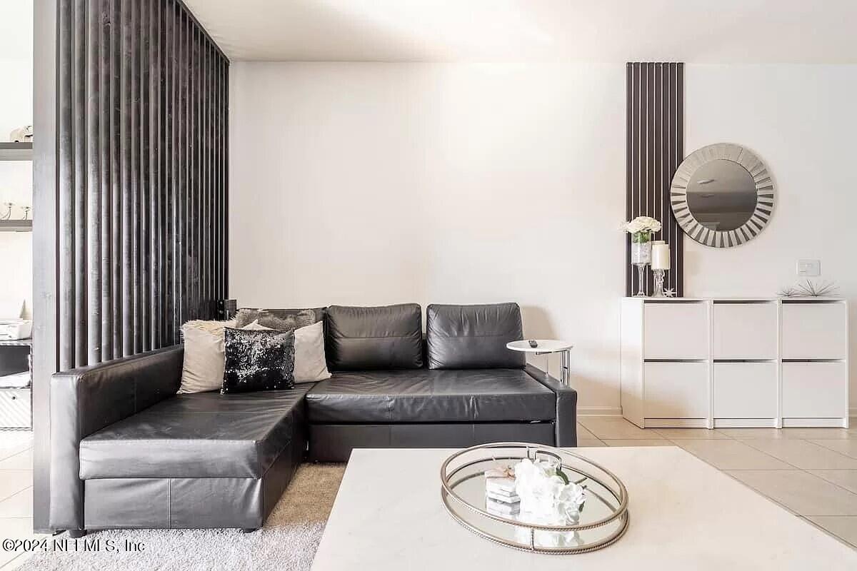 136 COASTLINE Way