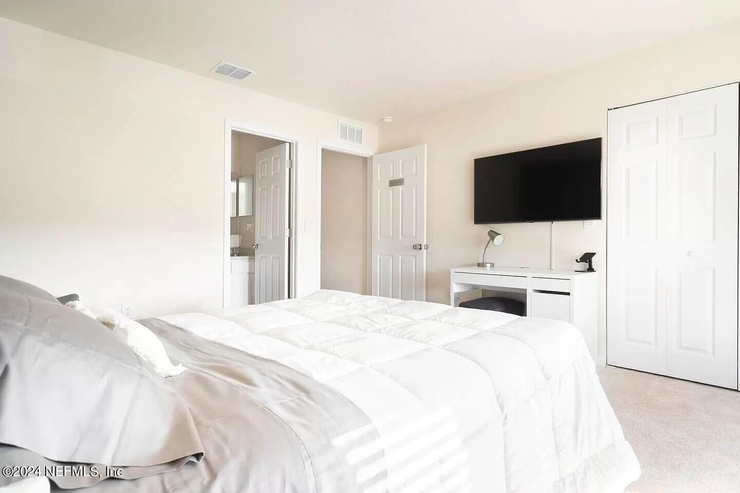 136 COASTLINE Way
