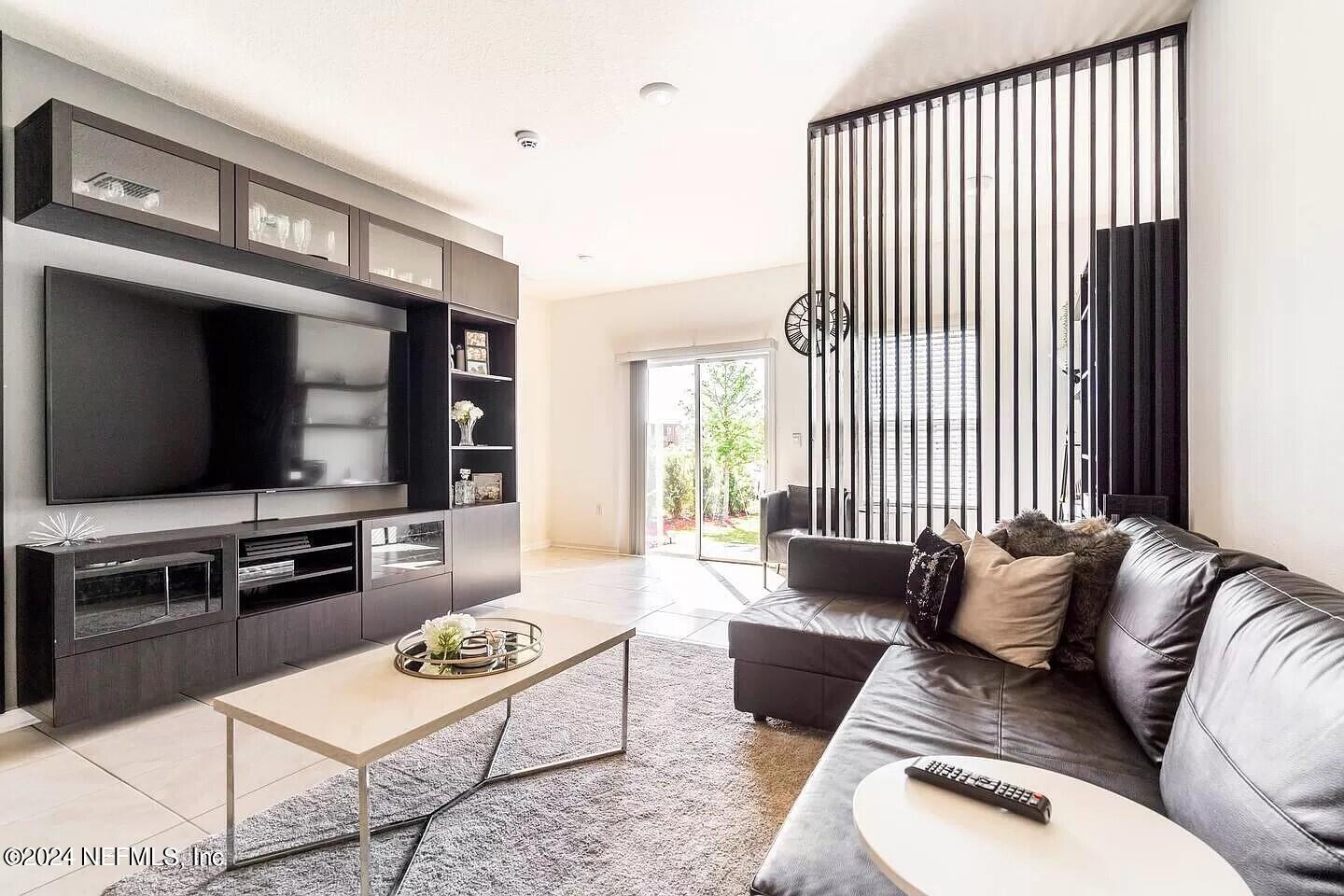 136 COASTLINE Way