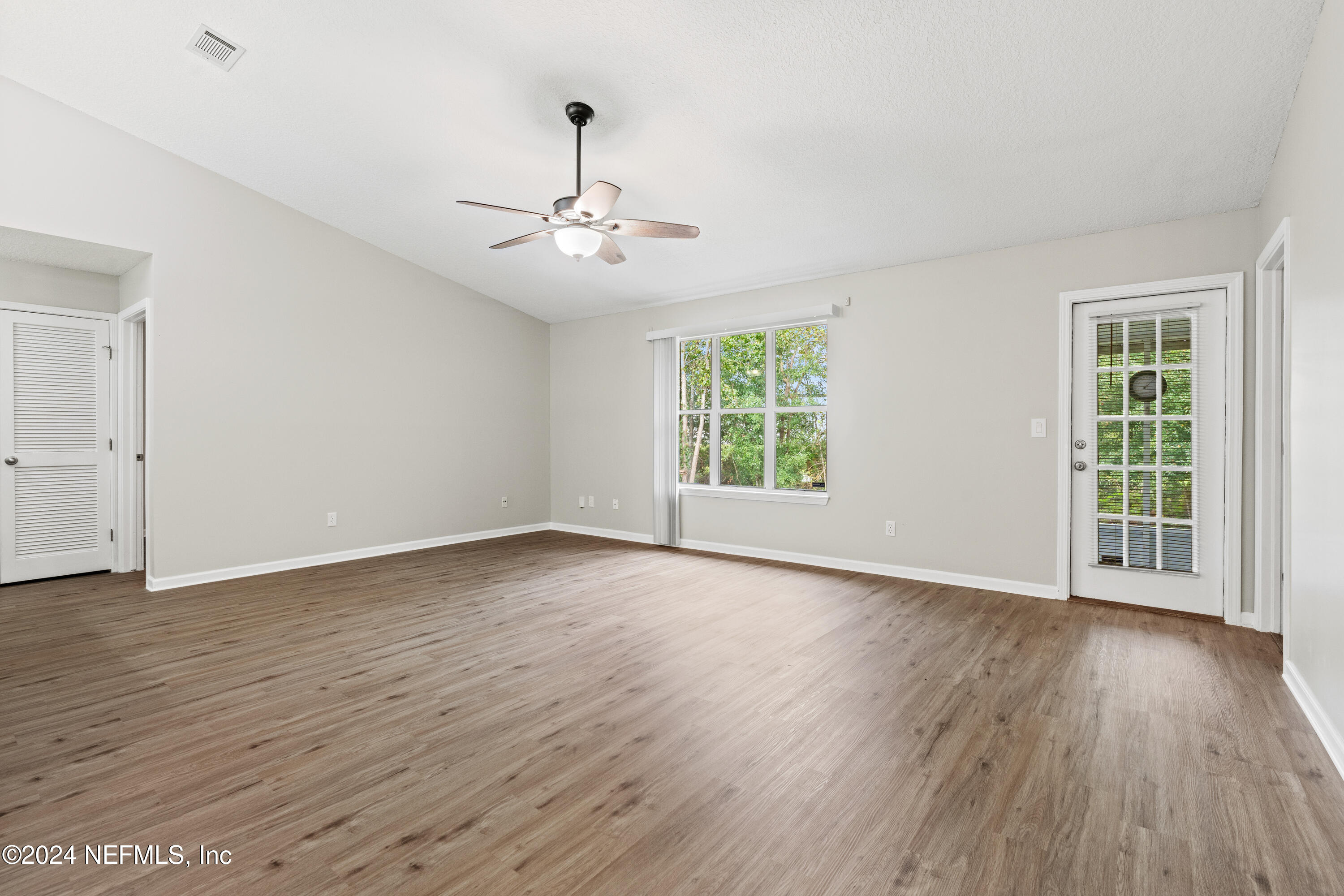 3236 DOWITCHER Lane