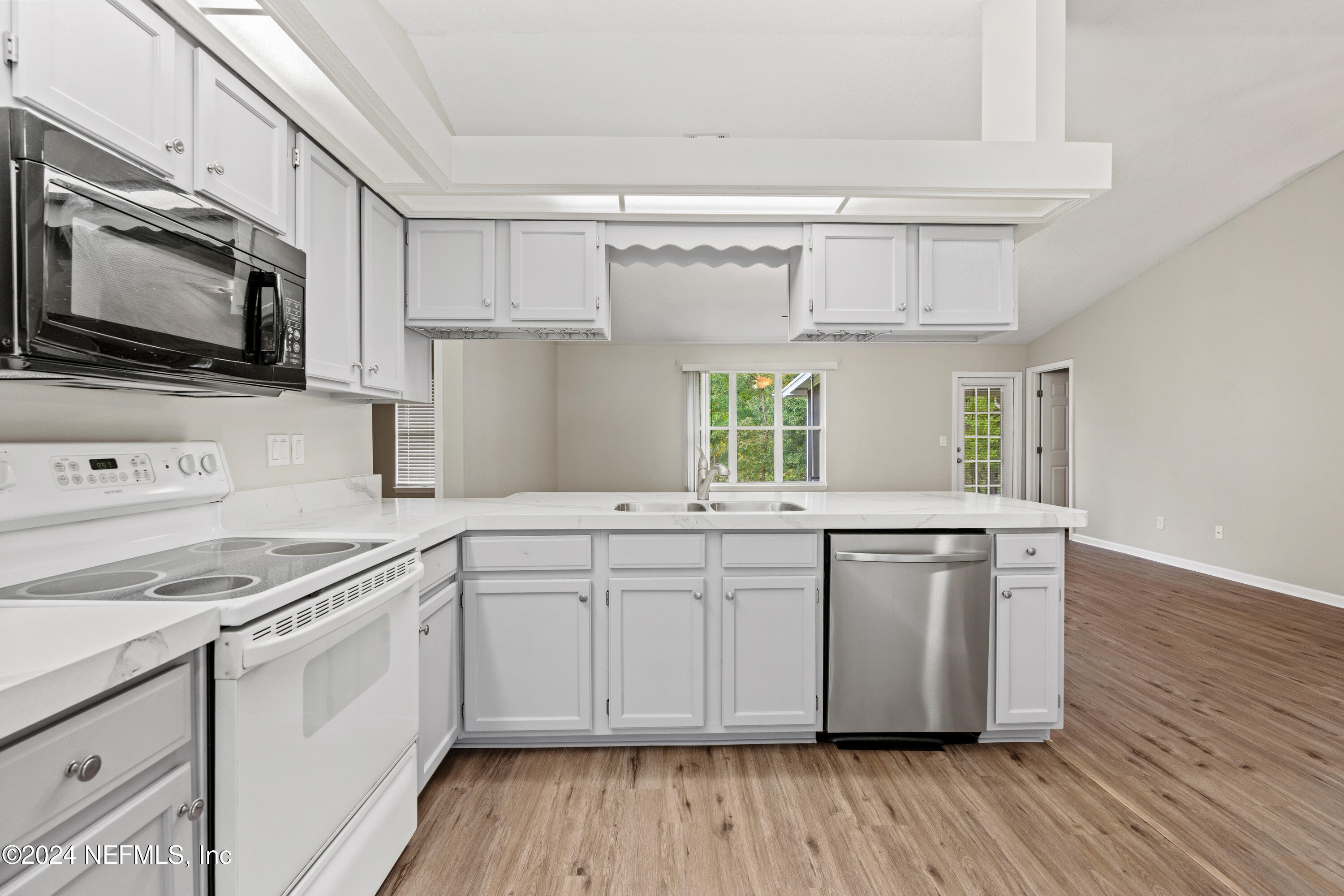 3236 DOWITCHER Lane