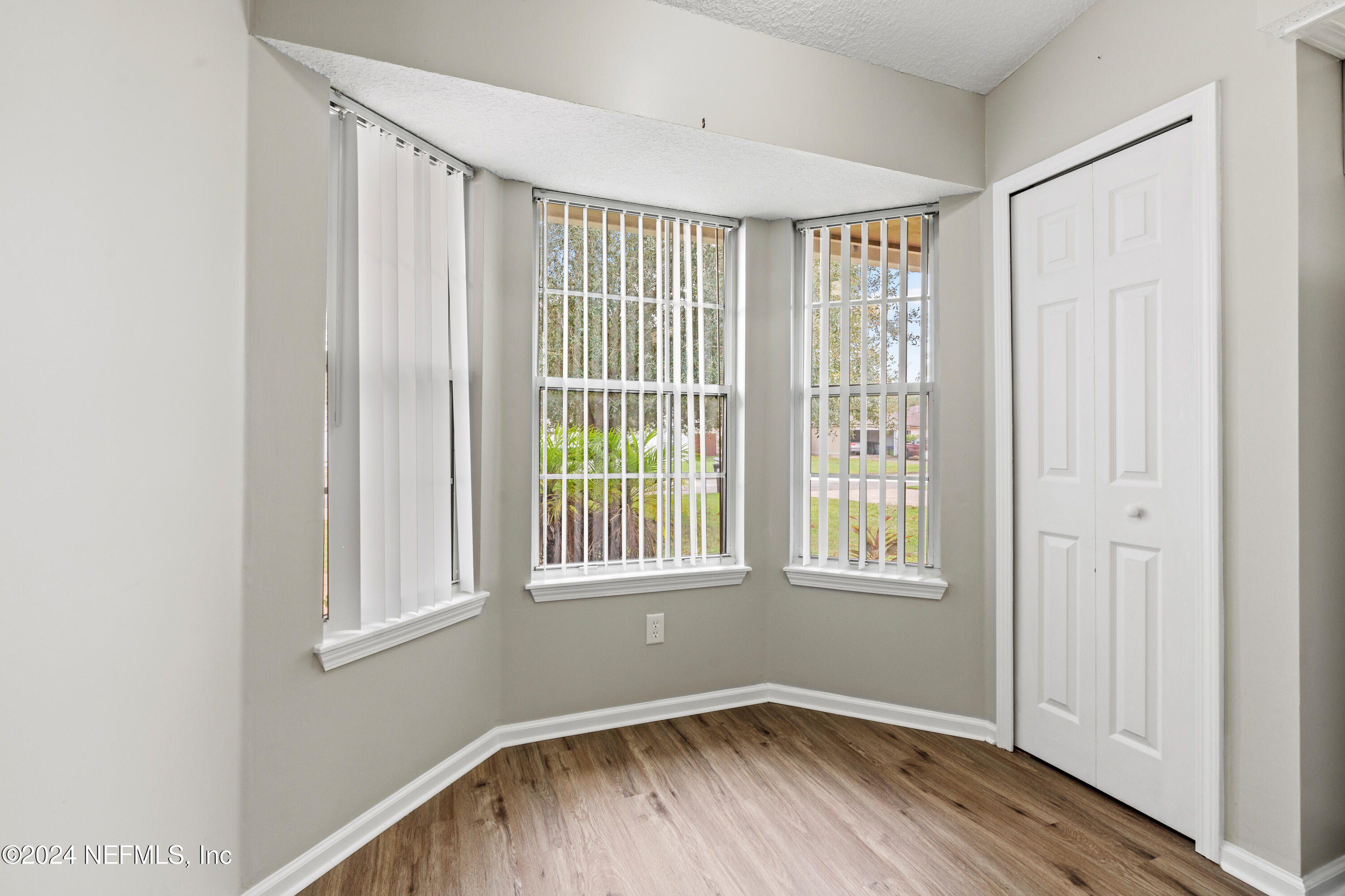 3236 DOWITCHER Lane