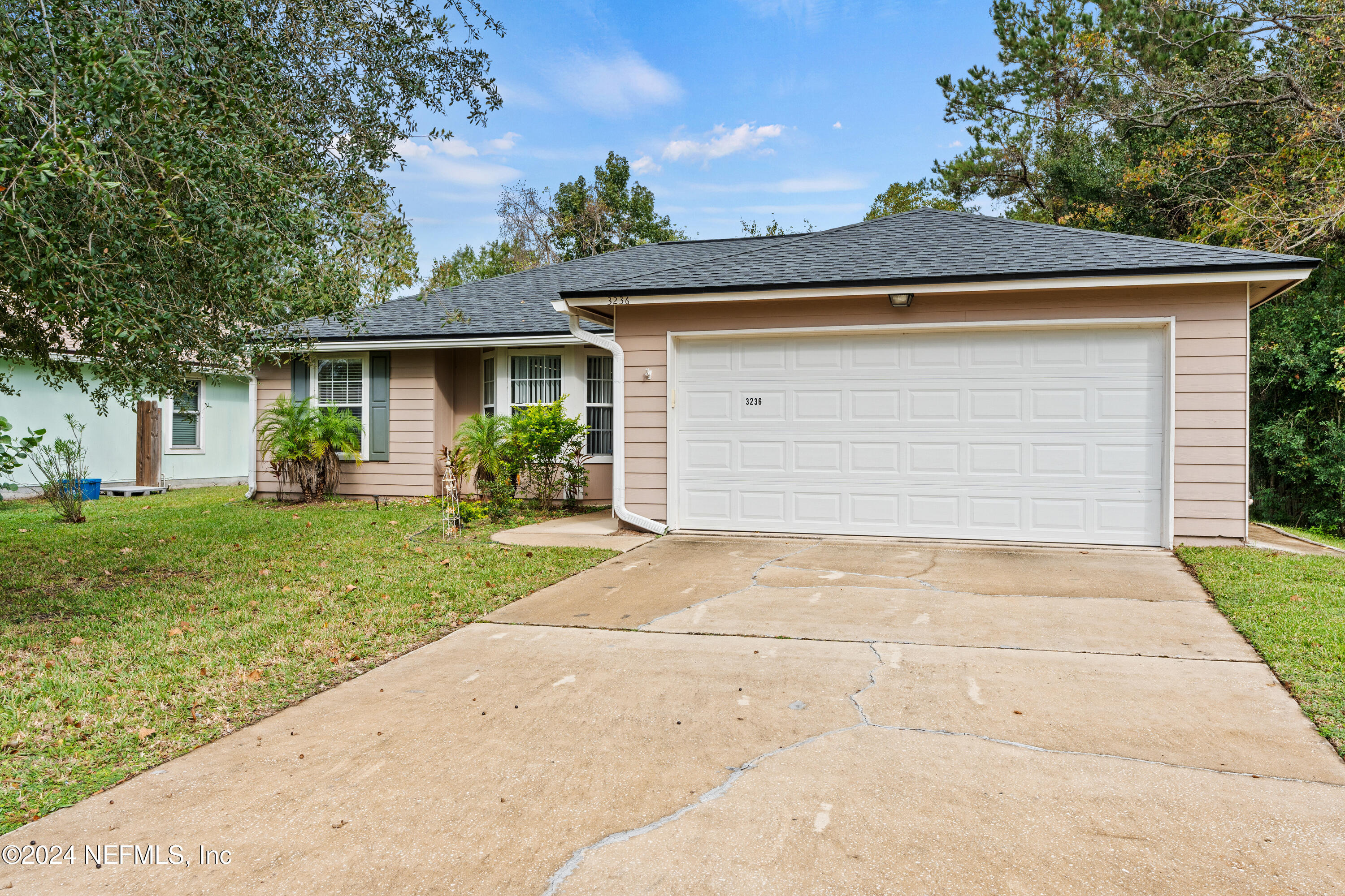 3236 DOWITCHER Lane