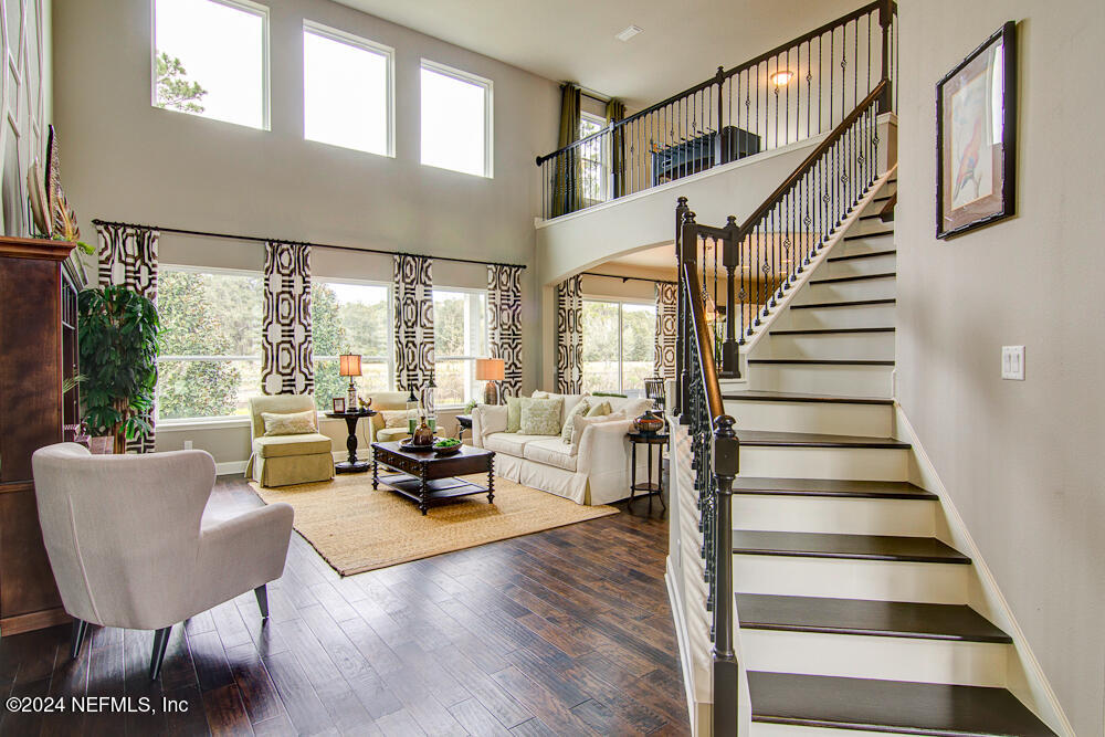 50 ROSCOE Boulevard N