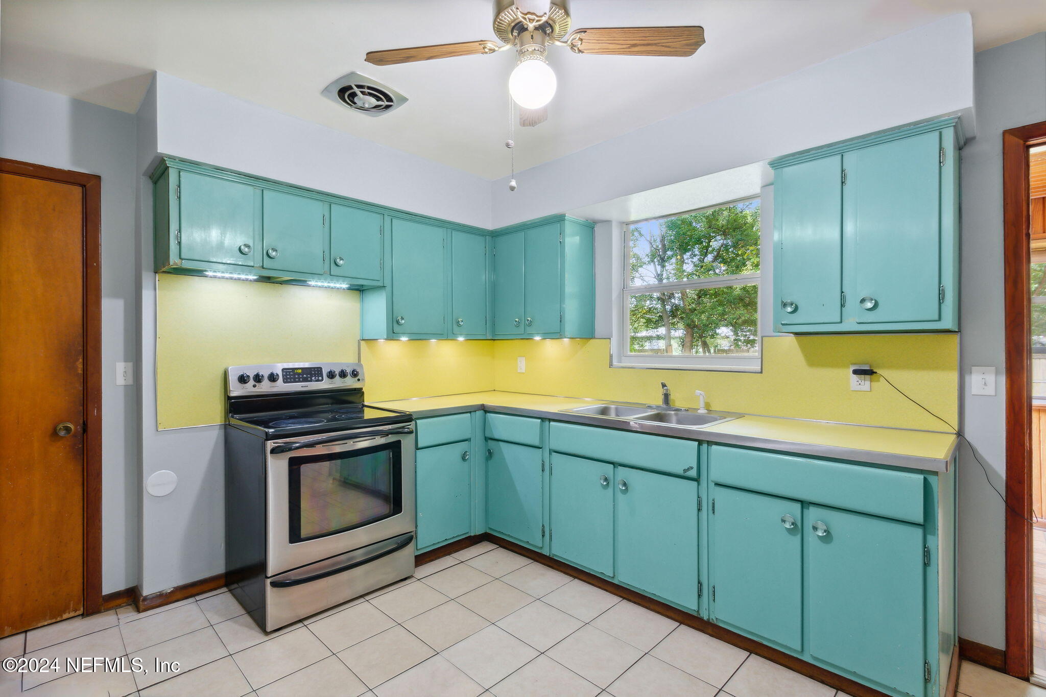 6537 PINE SUMMIT Drive