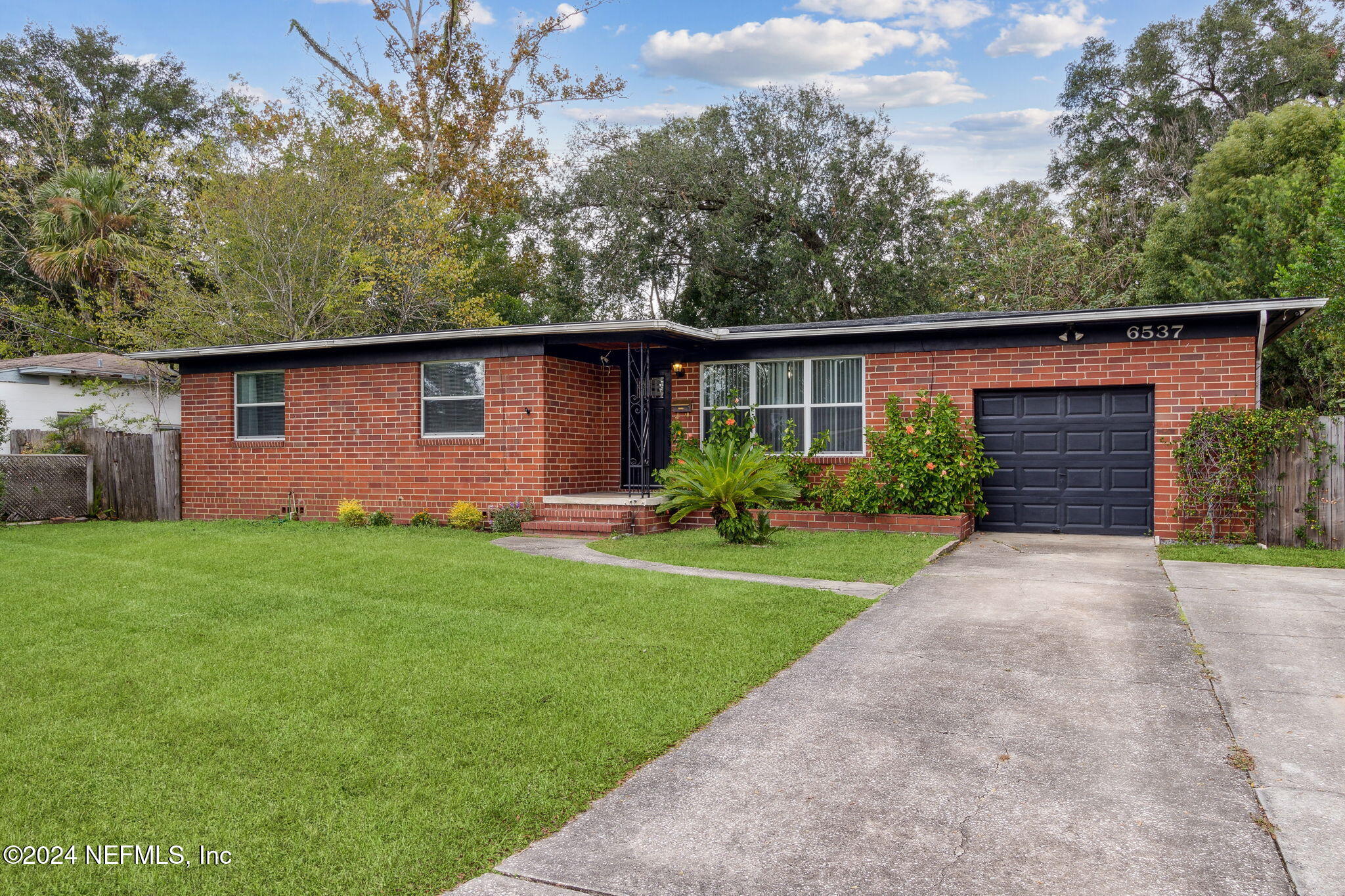 6537 PINE SUMMIT Drive