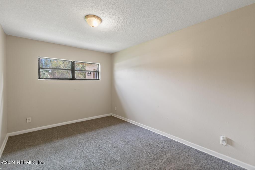 6608 GILLISLEE Drive W