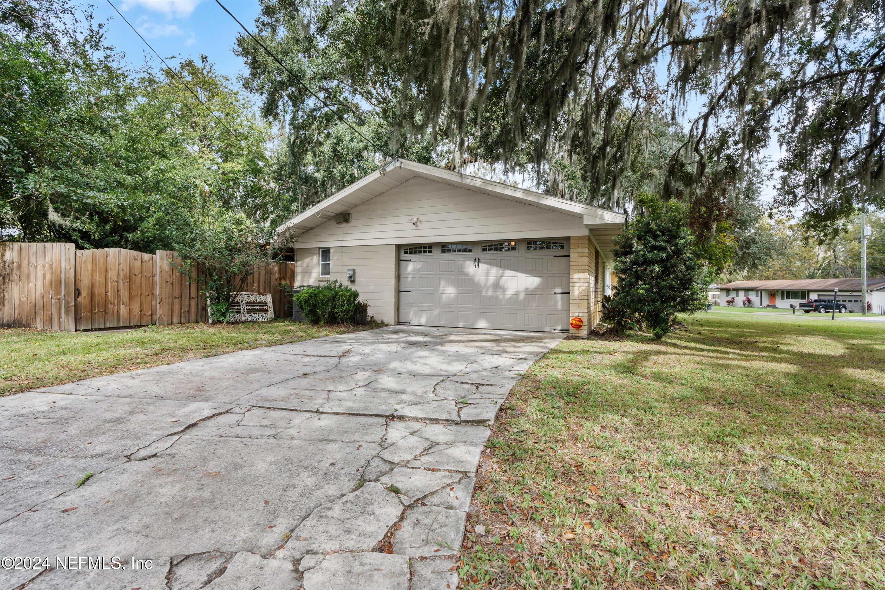 6743 GRACE Lane
