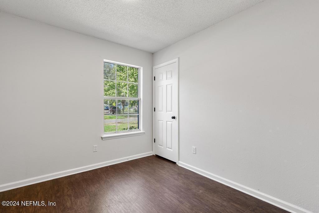 1750 BROADWAY Avenue