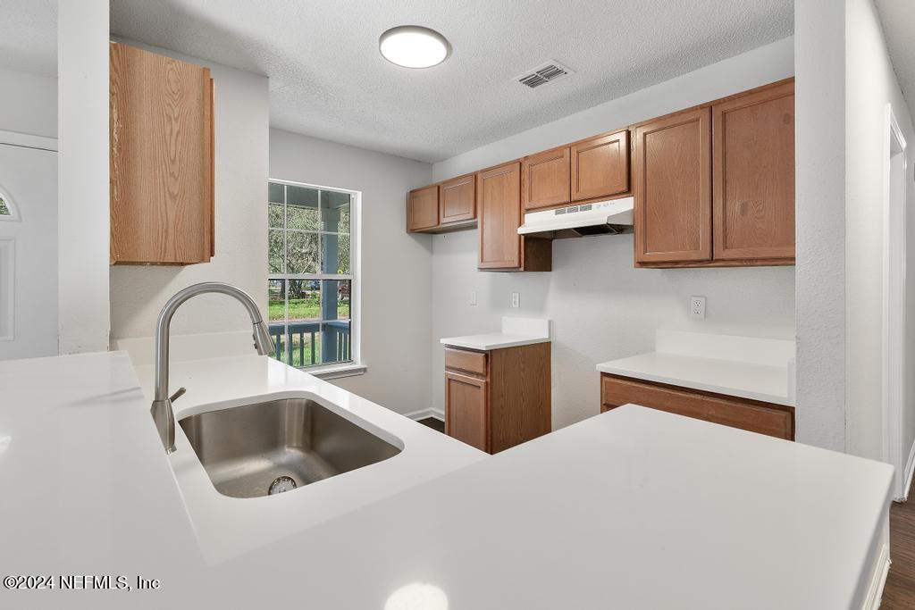 1750 BROADWAY Avenue