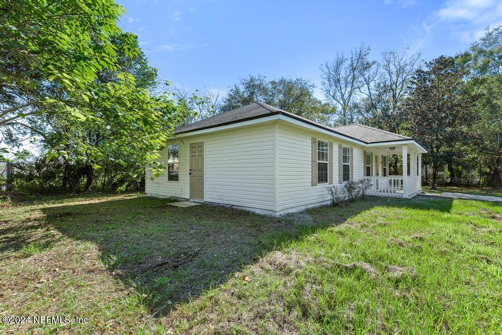 1750 BROADWAY Avenue