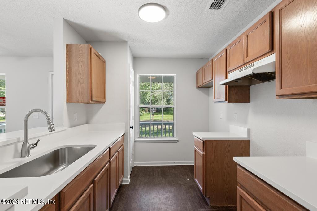 1750 BROADWAY Avenue