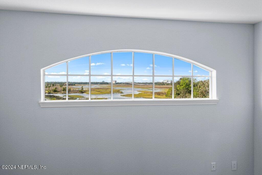 1701 THE GREENS Way, 1631