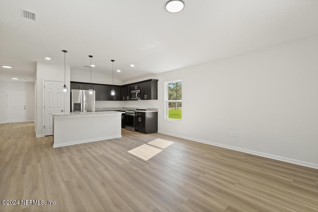 407 RUSTIC Road