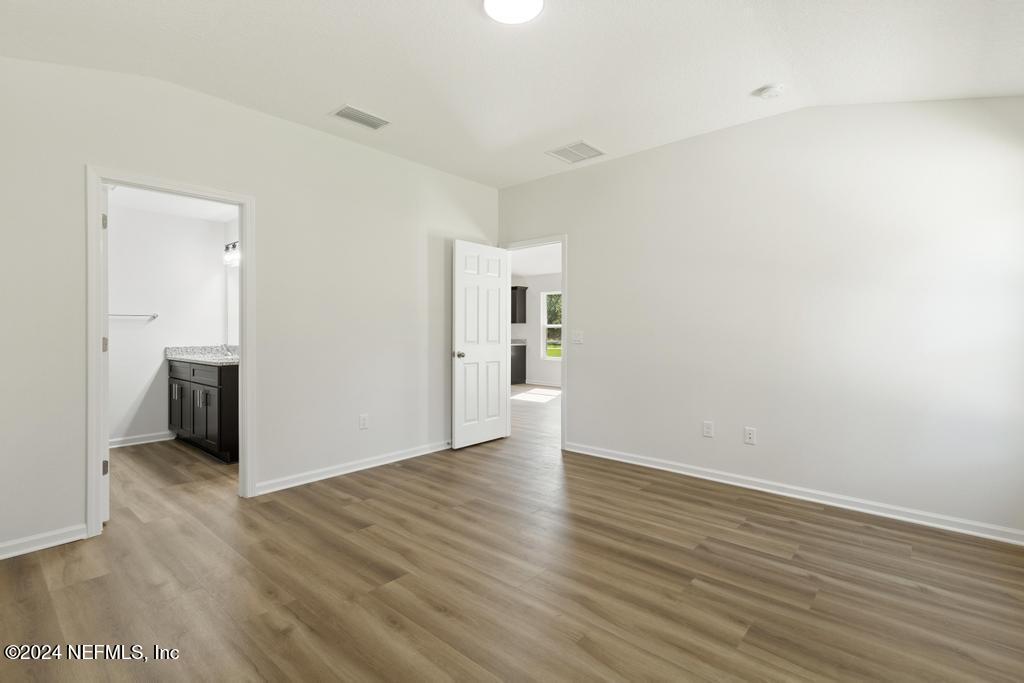 407 RUSTIC Road
