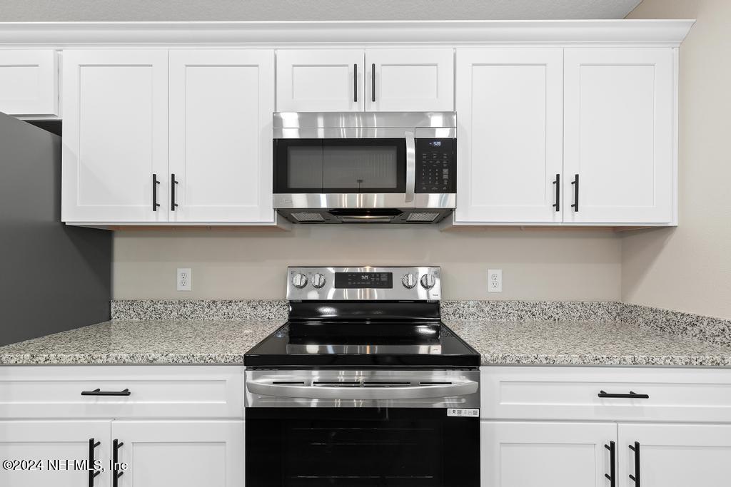 111 BREEZEWAY Avenue