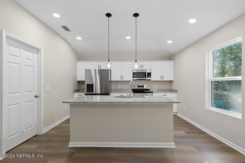 111 BREEZEWAY Avenue