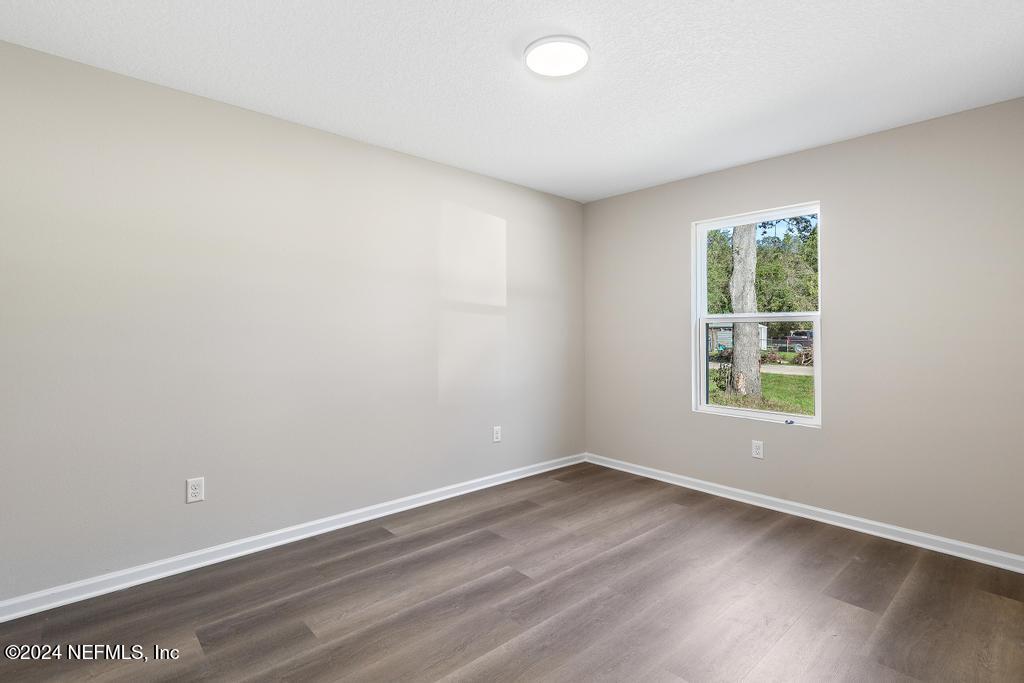 111 BREEZEWAY Avenue